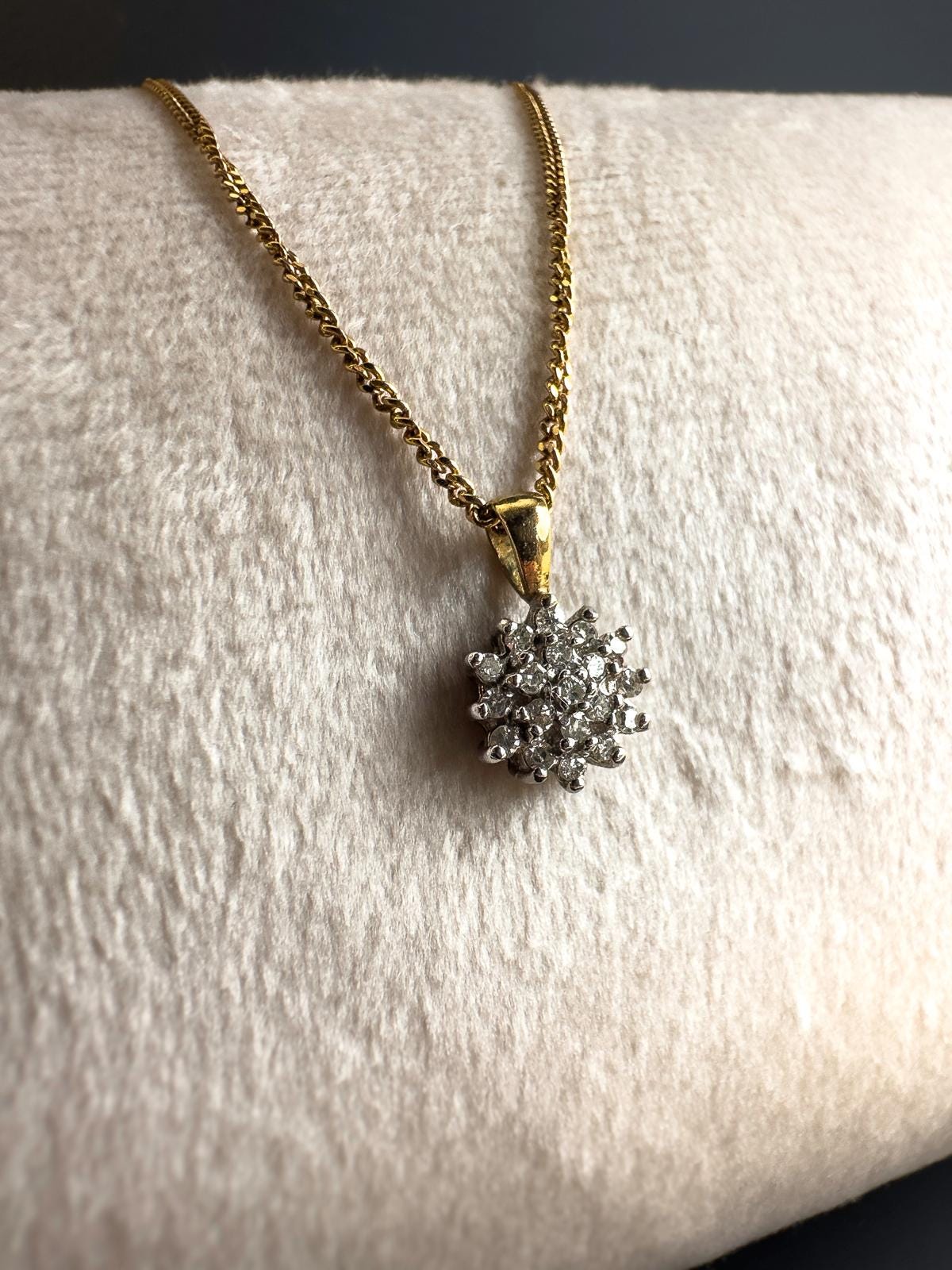 Vintage 9ct Gold Diamond Cluster Pendant on 9ct Gold Fine Curb Link Chain Necklace | 50cm / 20 Inch