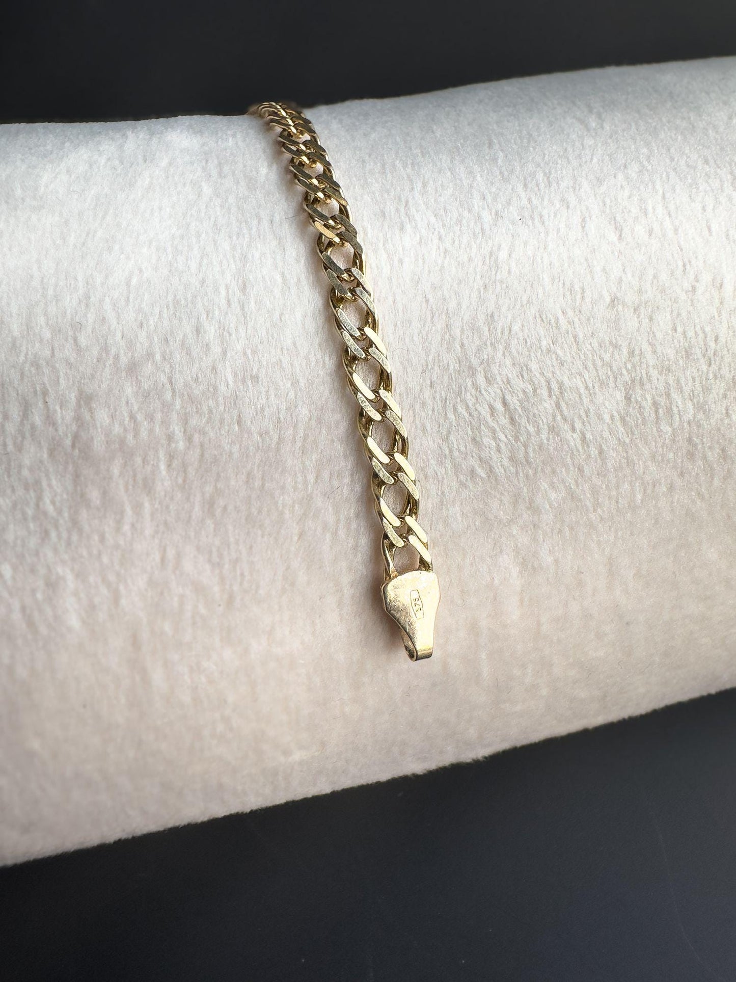 Vintage 9ct Gold Curb Link Bracelet | Classic 1970s Gold Bracelet | Unisex Statement Jewelry | Retro Chain Bracelet | Gift for Him or Her