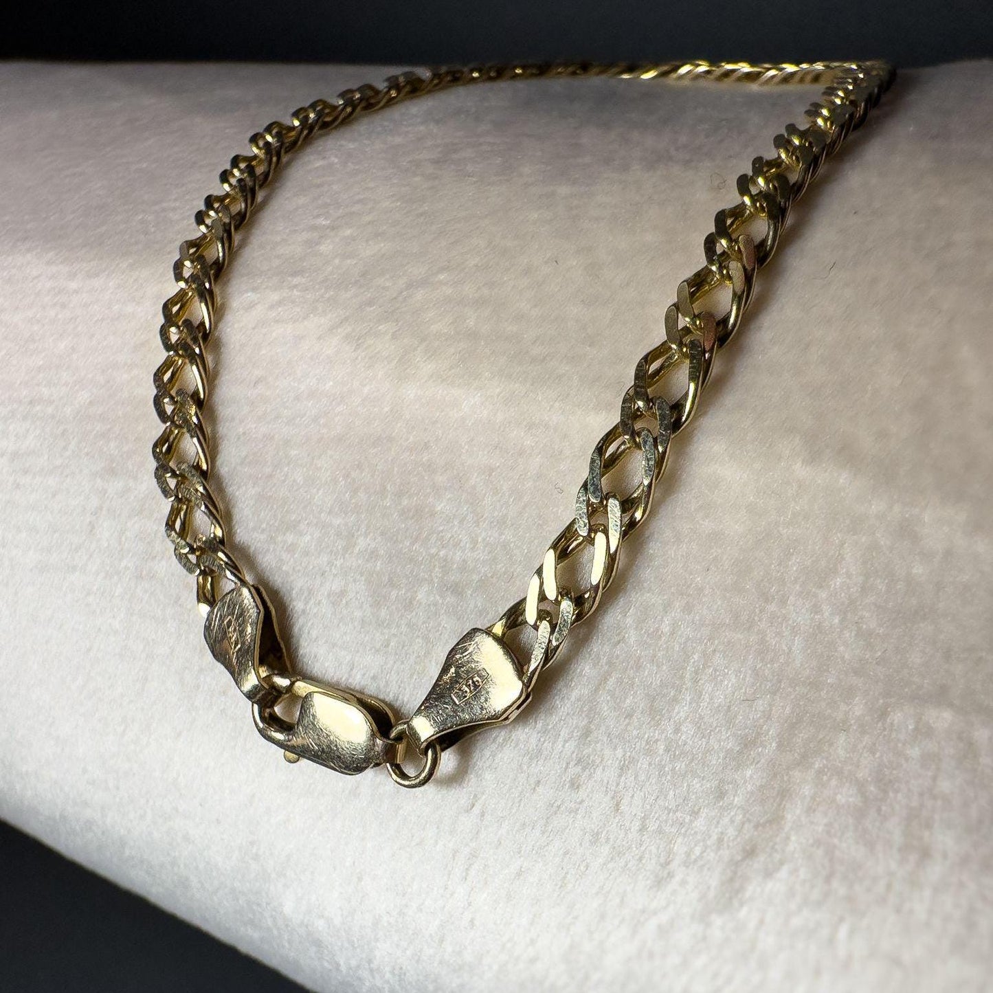 Vintage 9ct Gold Curb Link Bracelet | Classic 1970s Gold Bracelet | Unisex Statement Jewelry | Retro Chain Bracelet | Gift for Him or Her