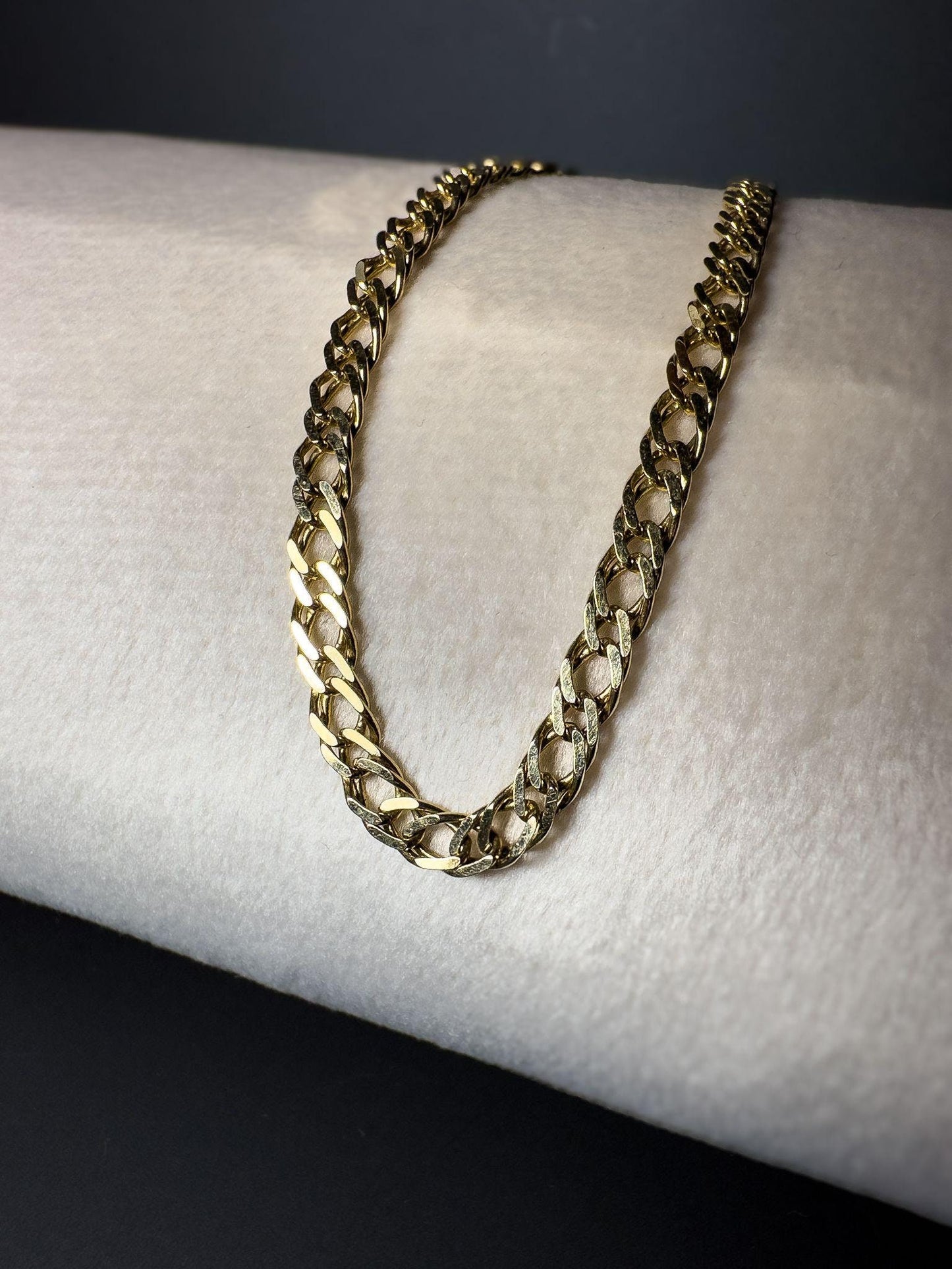 Vintage 9ct Gold Curb Link Bracelet | Classic 1970s Gold Bracelet | Unisex Statement Jewelry | Retro Chain Bracelet | Gift for Him or Her