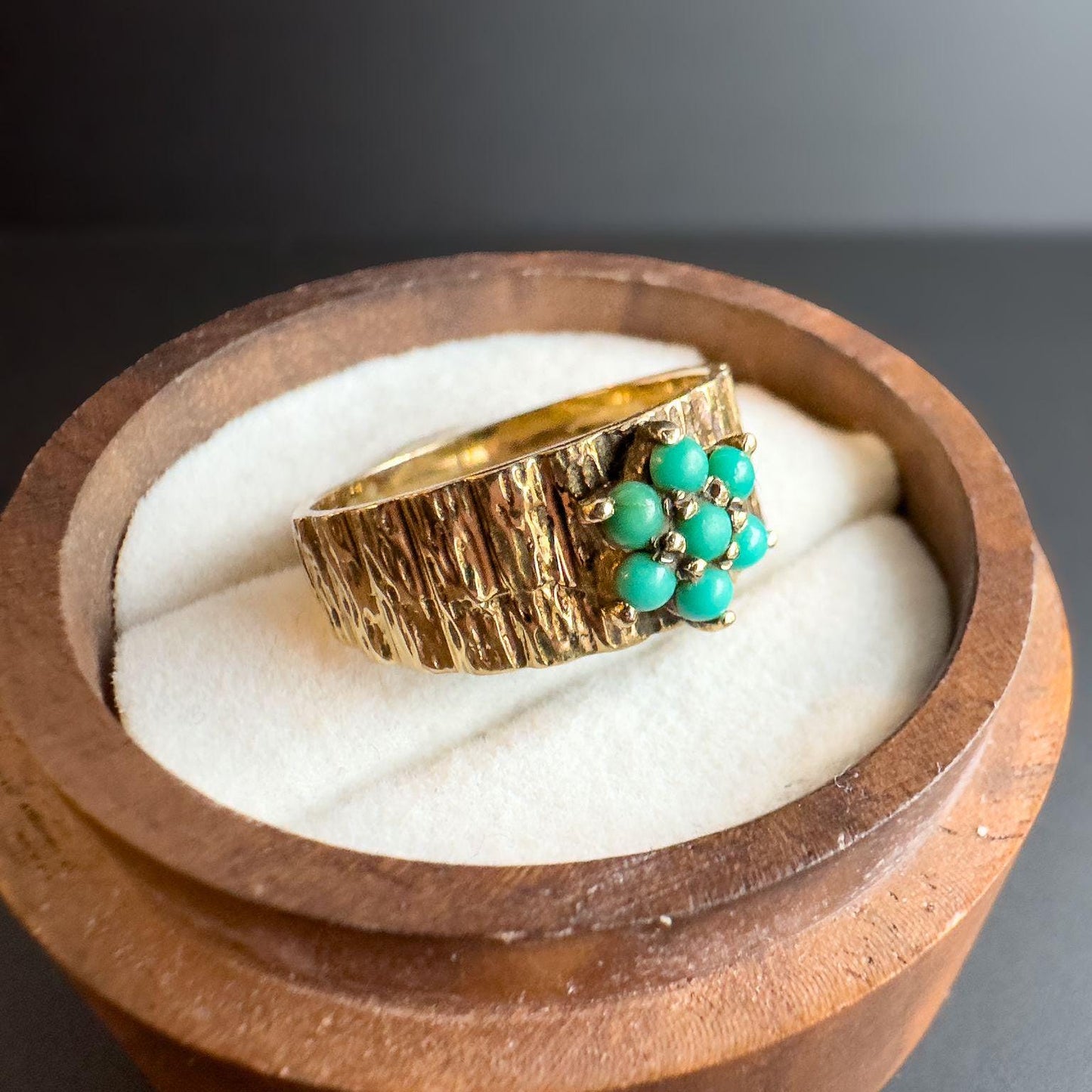 Vintage | 9ct | 9k Gold Turquoise Cluster Ring | Textured Bark Effect Band with Turquoise Flower Design | UK O - US 7.25 | Resizable