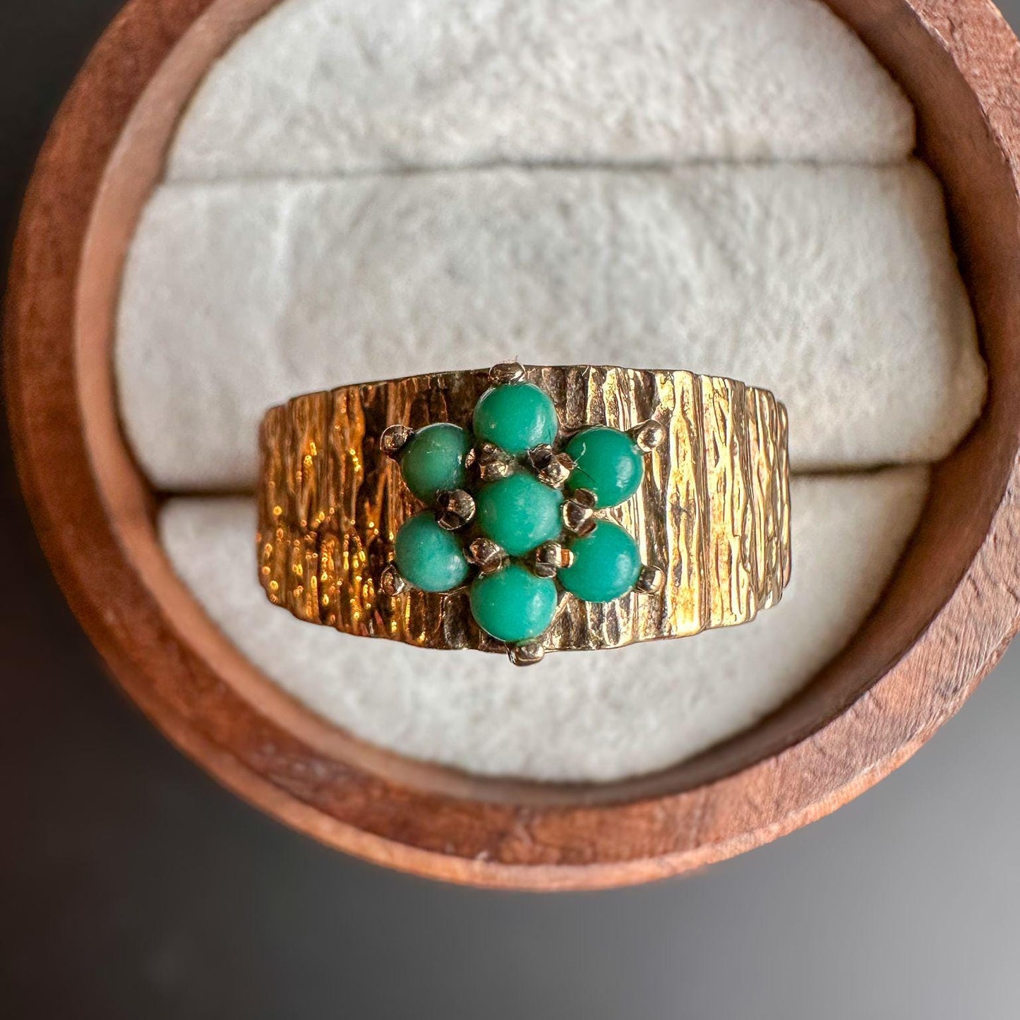 Vintage | 9ct | 9k Gold Turquoise Cluster Ring | Textured Bark Effect Band with Turquoise Flower Design | UK O - US 7.25 | Resizable