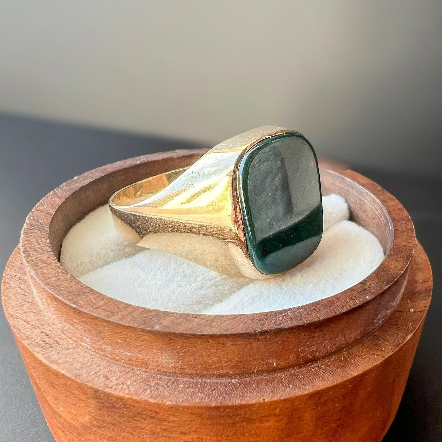 Vintage 1970s 9ct Gold Bloodstone Signet Ring, UK Size V - US 10.5, Classic Men's Statement Ring | English Hallmarks |