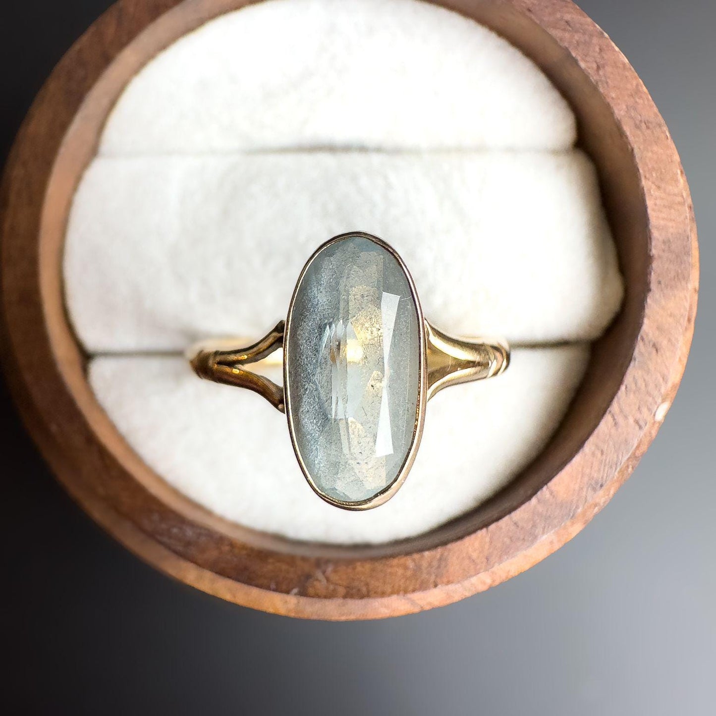 90s Vintage | 9ct Gold Aquamarine Ring | Elegant Oval Aquamarine Statement Ring | Size UK L - US 5.75 | Resizable | English Hallmarks