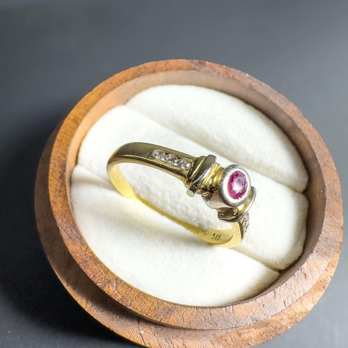 Exquisite Vintage 14ct Gold Ruby & Diamond Ring | Elegant Retro Ring | Unique Heirloom Jewelry | Gift for Her | UK Q - US 8.25 | Resizable