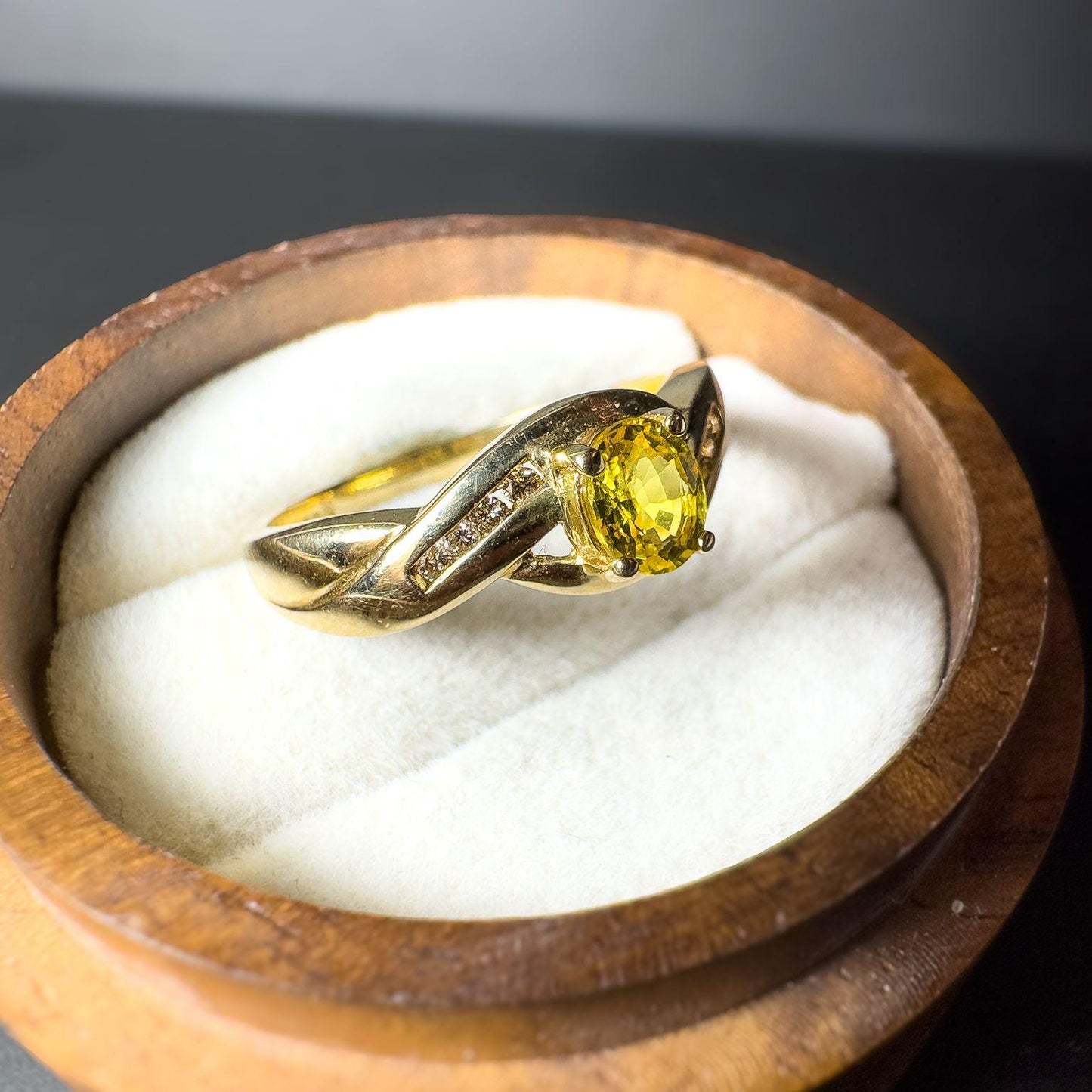 Vintage 9ct Gold Citrine & Diamond Ring | Elegant Retro Yellow Gemstone Statement Ring| | UK N 1/2 - US 7 | Resizable | English Hallmarks