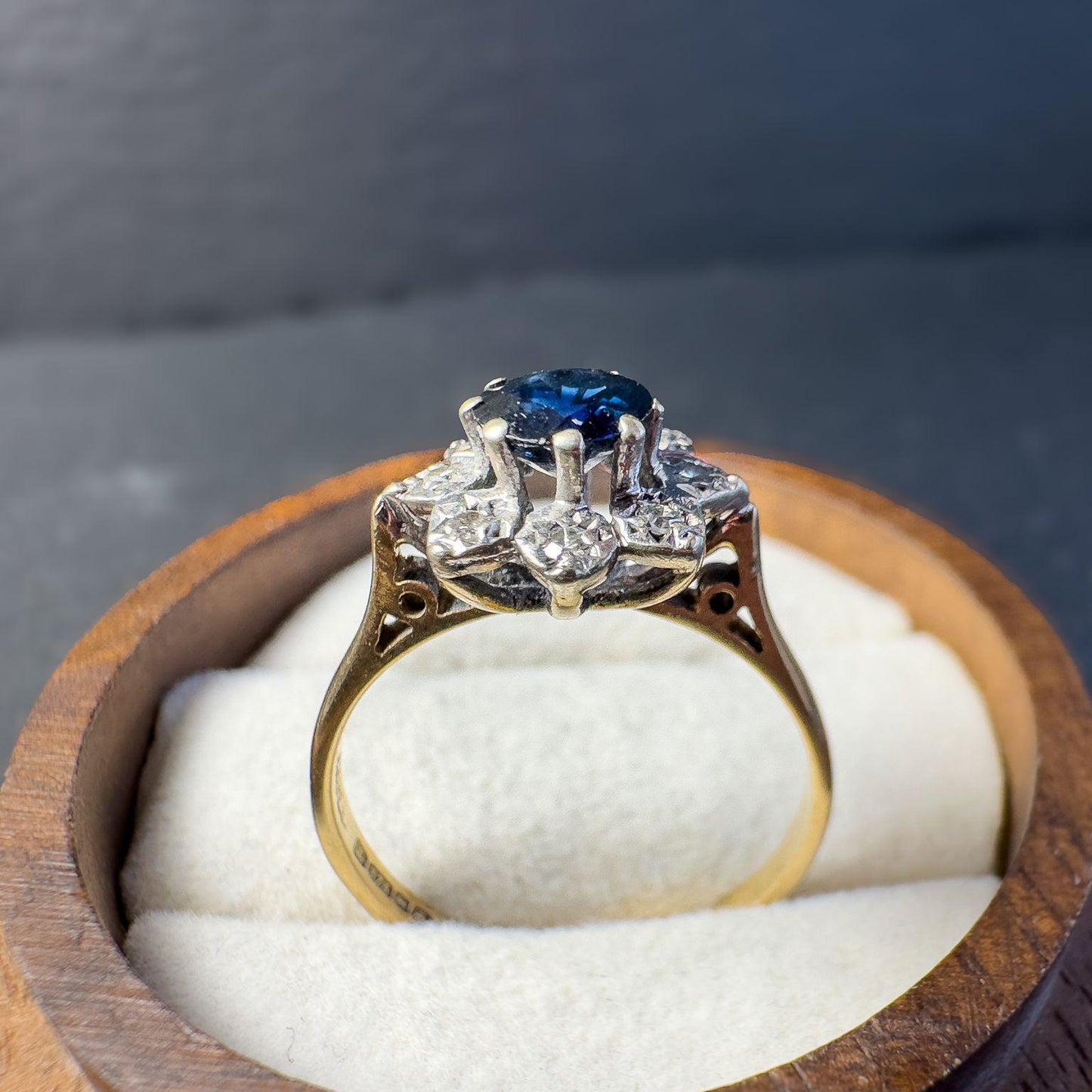 Vintage 9ct Gold Sapphire and Diamond Ring | Birmingham 1975's Hallmark | Floral Cluster Design | UK N 1/2 | Resizable |
