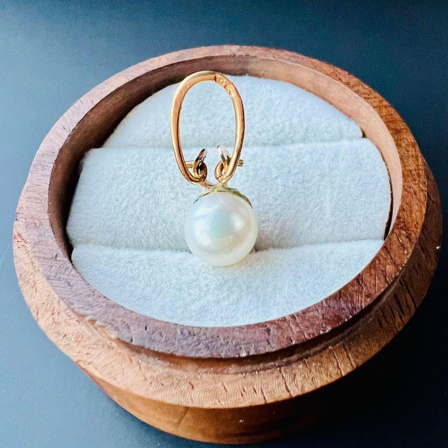 Vintage 9ct Gold Pearl Pendant Classic Timeless Elegance