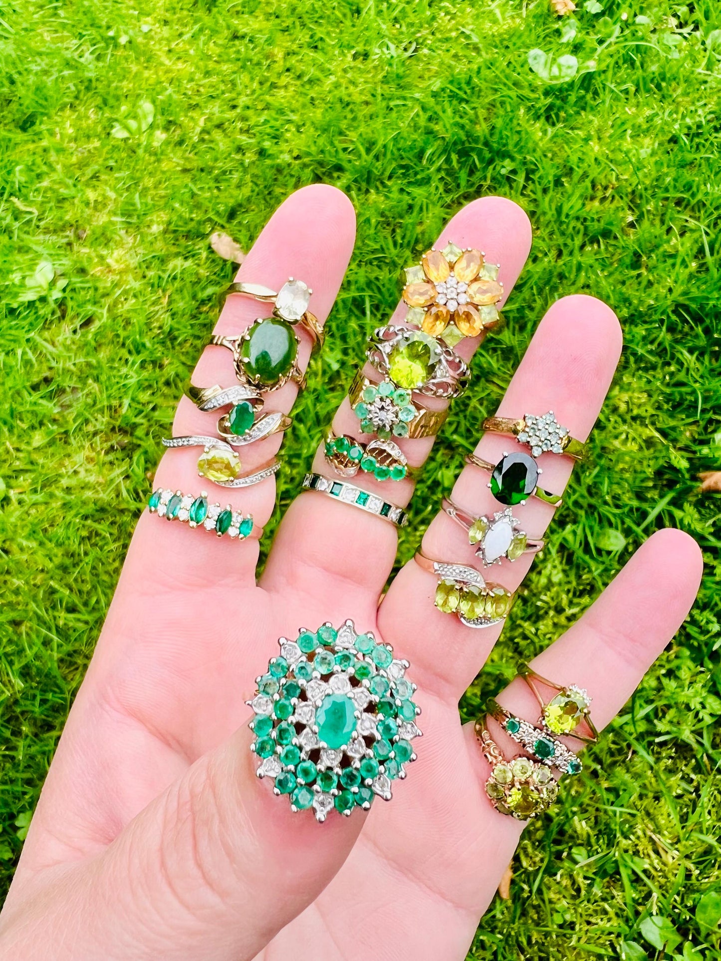 Vintage 1970s 9ct Gold Peridot Cluster Ring Radiant Green Gemstone Floral Design | English Hallmarks | UK L - US 6 | Resizable