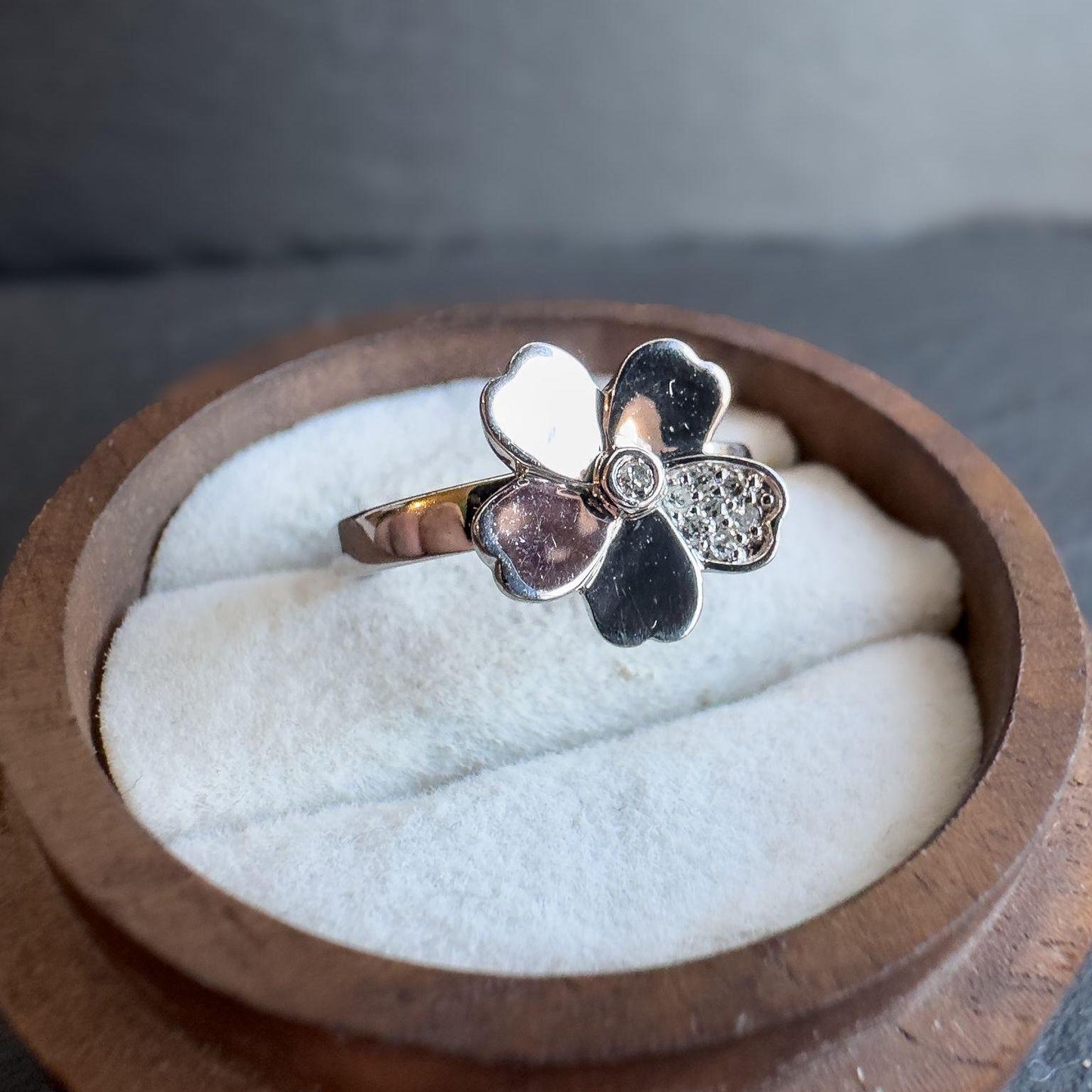 9ct White Gold Vintage Diamond Flower Ring | Elegant Floral Design | Vintage Gold Statement Ring | Unique Jewelry Gift | UK L 1/2 - US 6 |