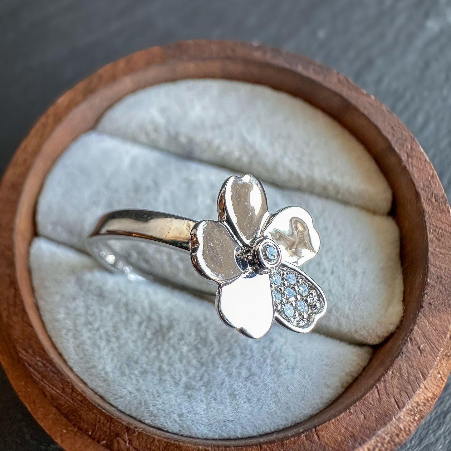 9ct White Gold Vintage Diamond Flower Ring | Elegant Floral Design | Vintage Gold Statement Ring | Unique Jewelry Gift | UK L 1/2 - US 6 |