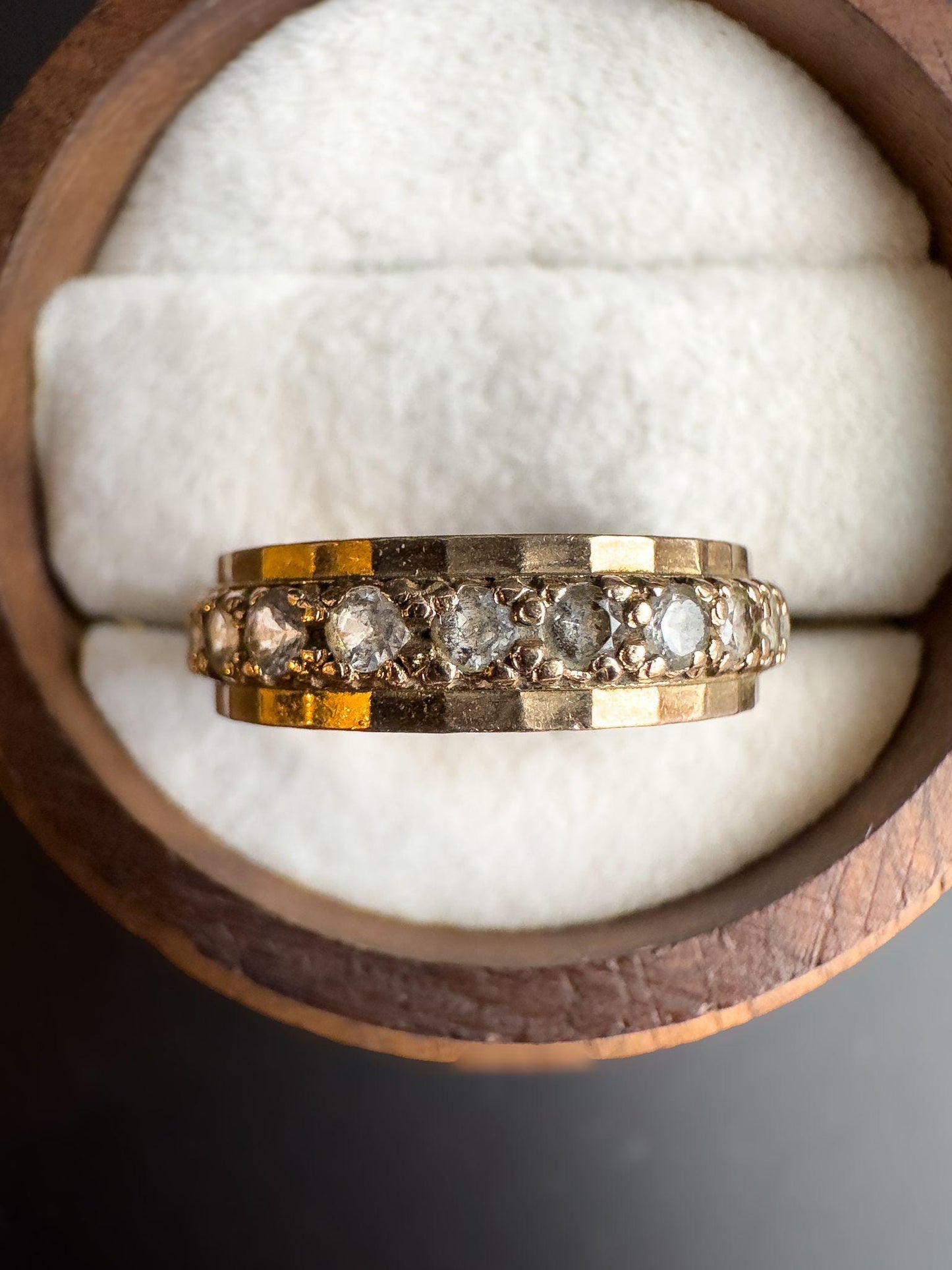 Vintage 9ct Gold | White Spinel Eternity Band Ring Elegant Sparkling Spinel in a Classic Eternity Design | Hallmarked | UK K 1/2 - US 5.5