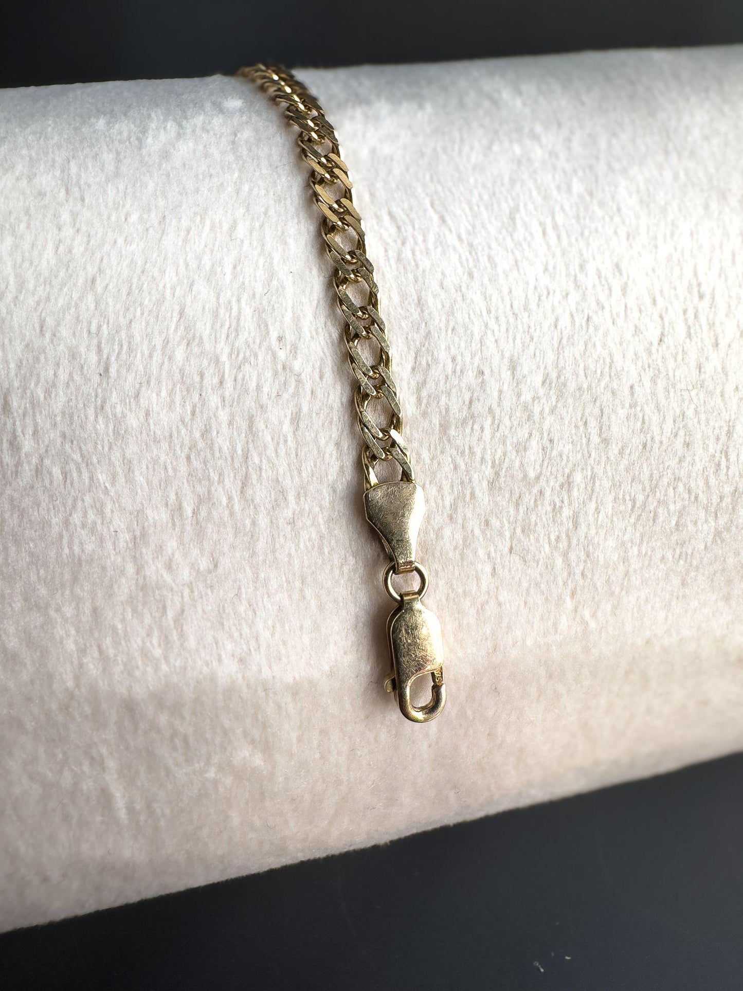 Vintage 9ct Gold Curb Link Bracelet | Classic 1970s Gold Bracelet | Unisex Statement Jewelry | Retro Chain Bracelet | Gift for Him or Her