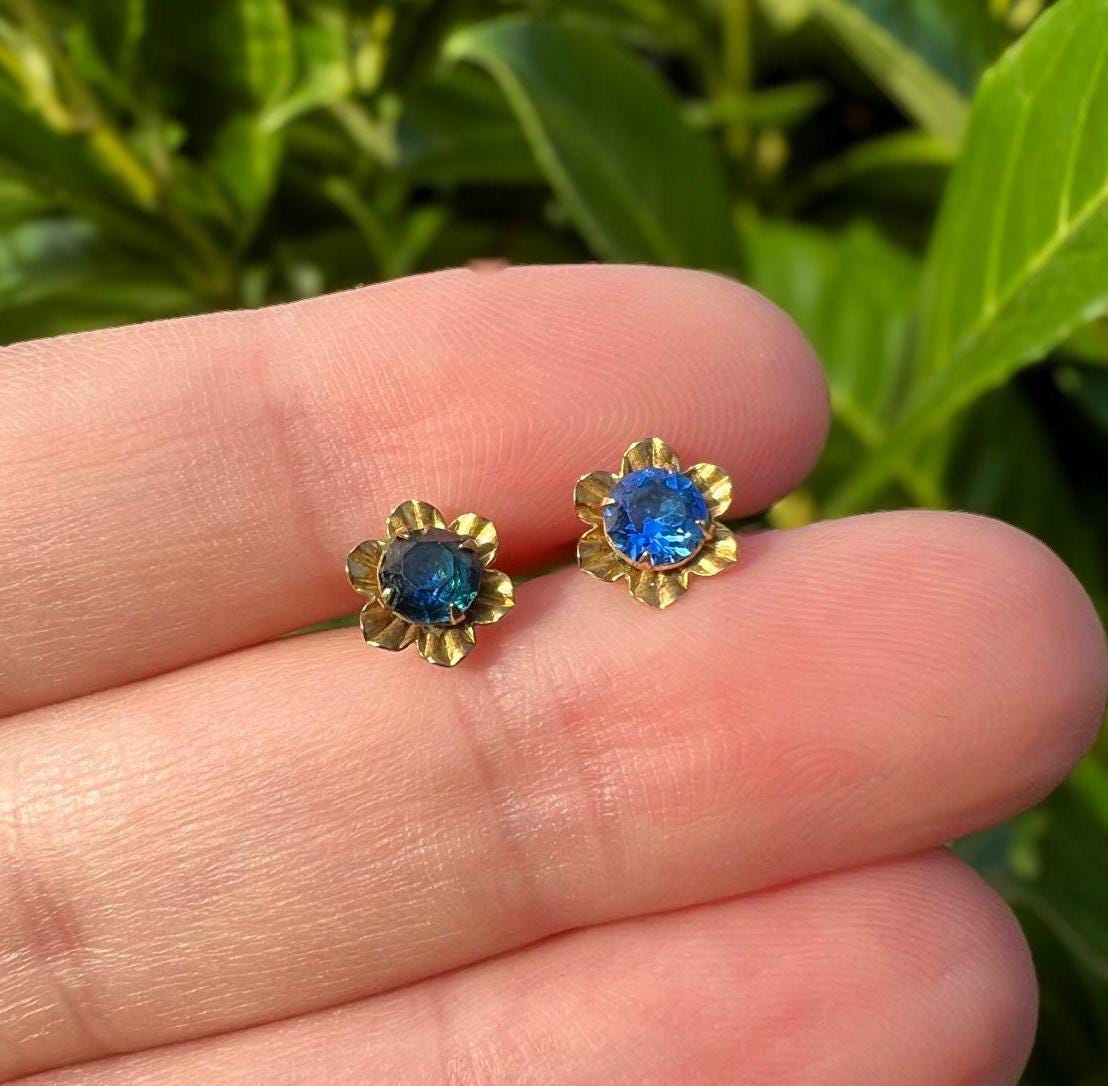 Vintage 9ct Gold Blue Paste | Floral Earrings | Retro Flower Studs | Elegant Gift for Her | Unique Vintage Jewelry |
