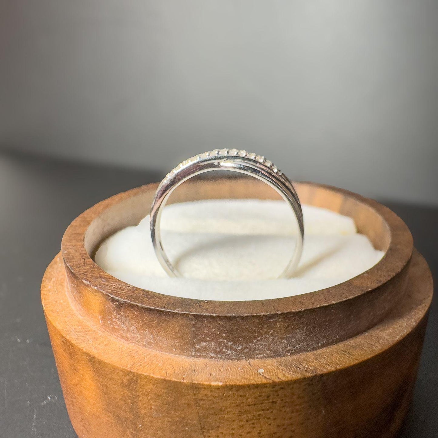 Vintage 9ct White Gold Twist Ring with Clear Stones | Elegant Infinity Band | Classic Sparkling Jewelry | UK L - US 5.75 | English Hallmarks
