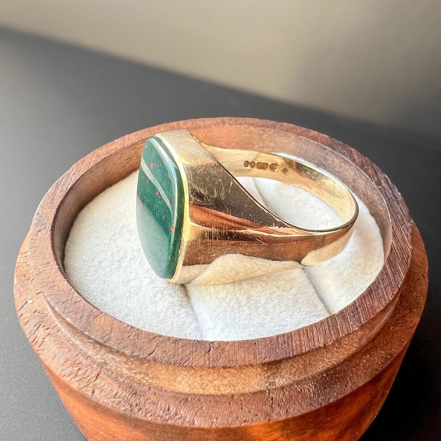 Vintage 1970s 9ct Gold Bloodstone Signet Ring, UK Size V - US 10.5, Classic Men's Statement Ring | English Hallmarks |