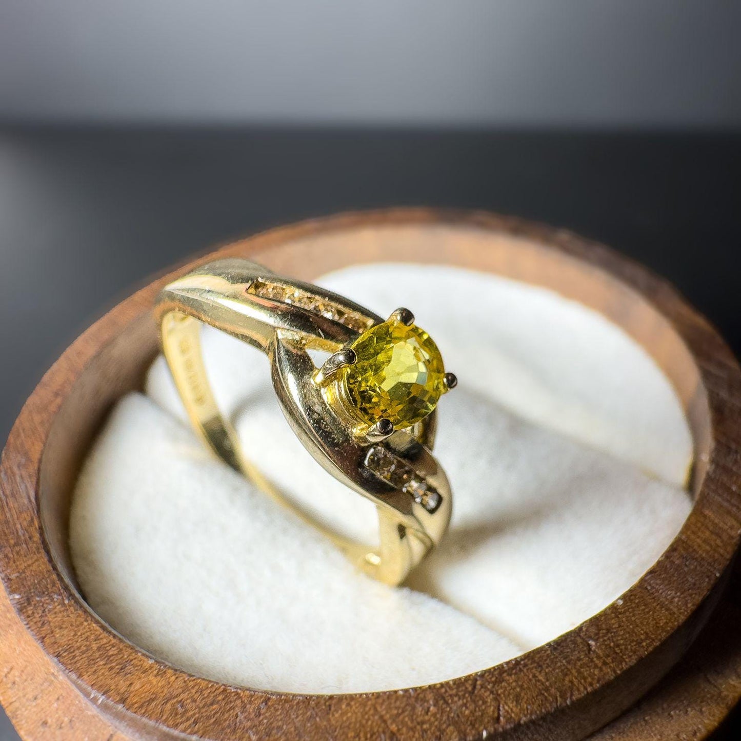 Vintage 9ct Gold Citrine & Diamond Ring | Elegant Retro Yellow Gemstone Statement Ring| | UK N 1/2 - US 7 | Resizable | English Hallmarks