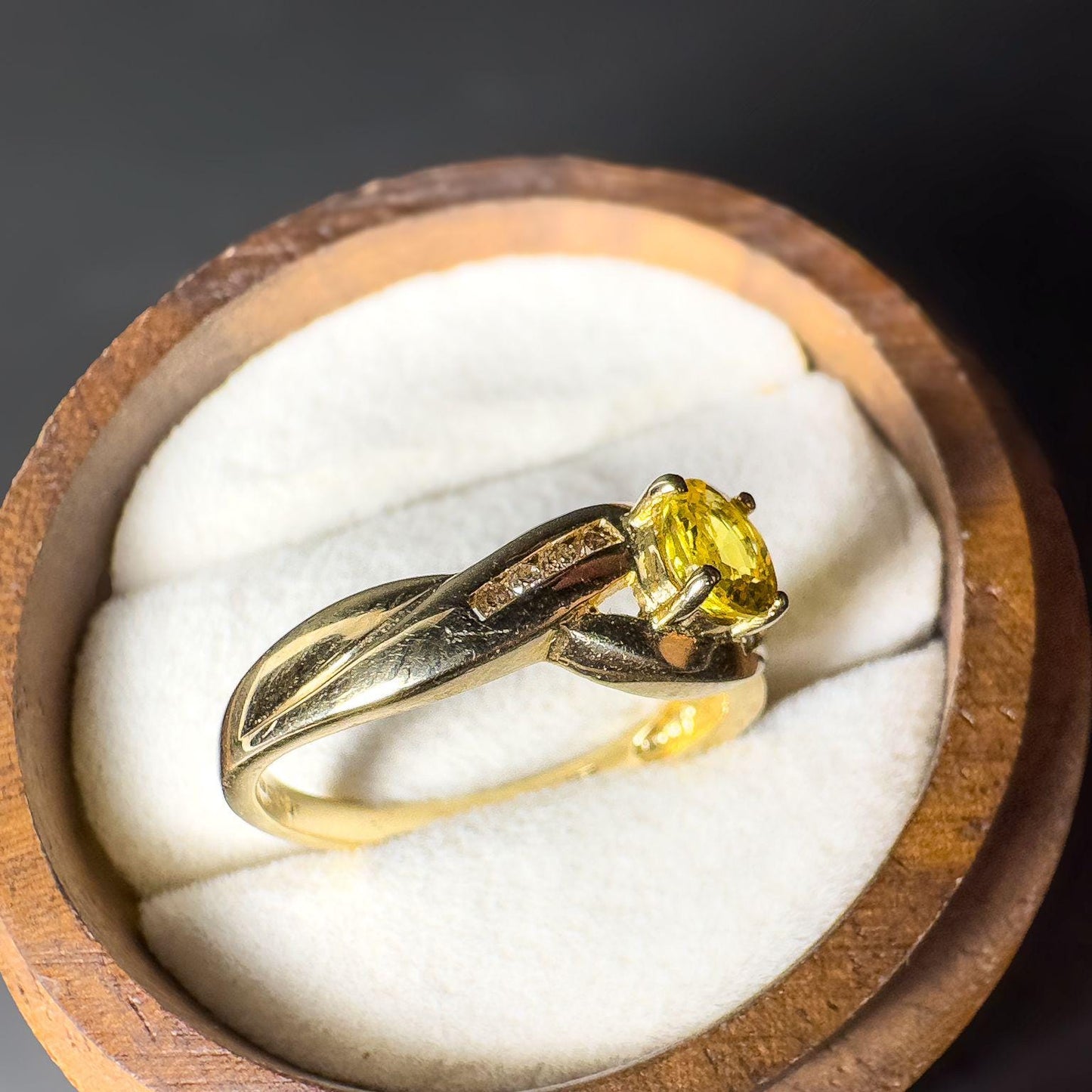 Vintage 9ct Gold Citrine & Diamond Ring | Elegant Retro Yellow Gemstone Statement Ring| | UK N 1/2 - US 7 | Resizable | English Hallmarks