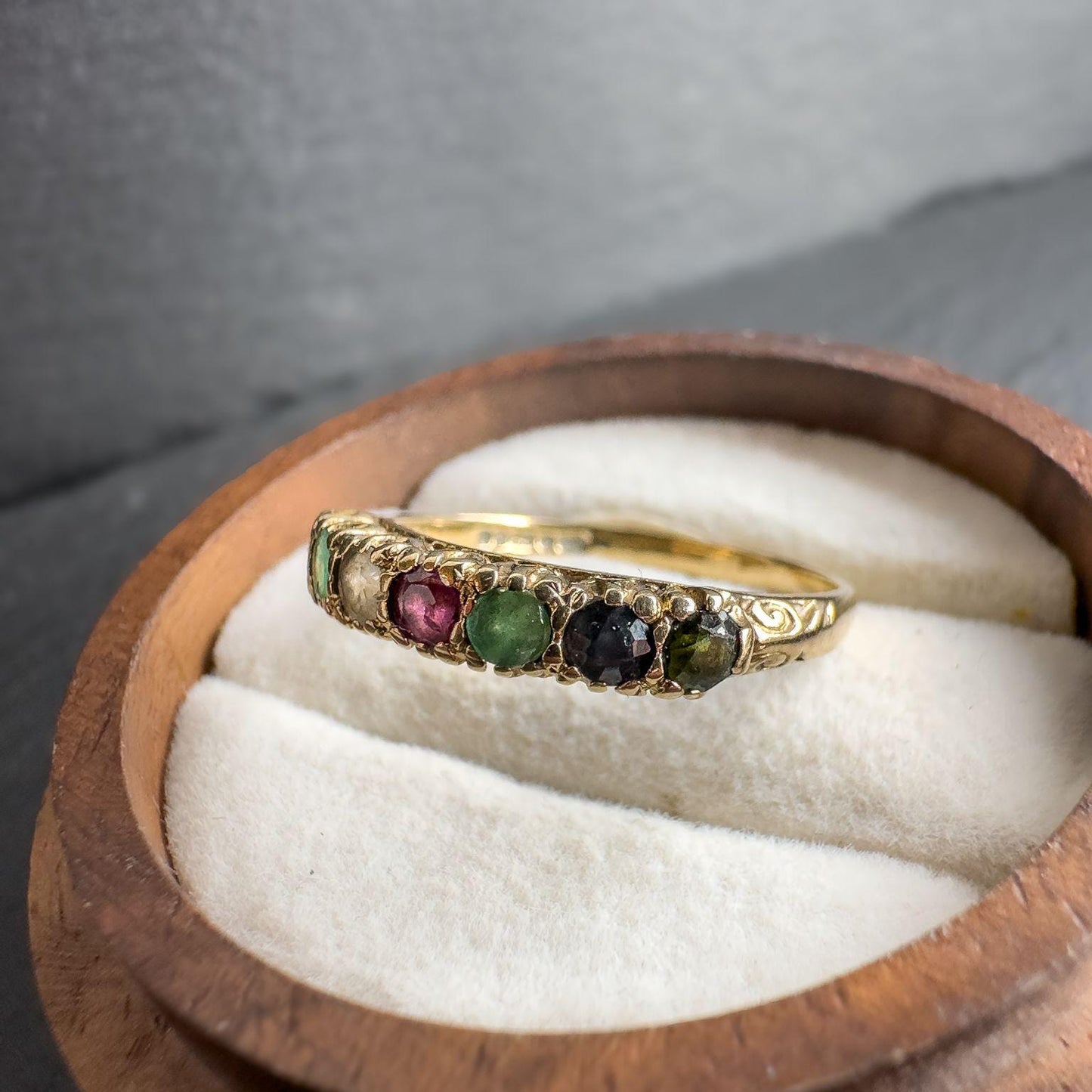 9ct Gold Multi stone Vintage DEAREST Ring | Perfect Gift for Loved Ones | D.E.A.R.E.S.T Ring | UK O 1/2 | Resizable | Hallmarked |