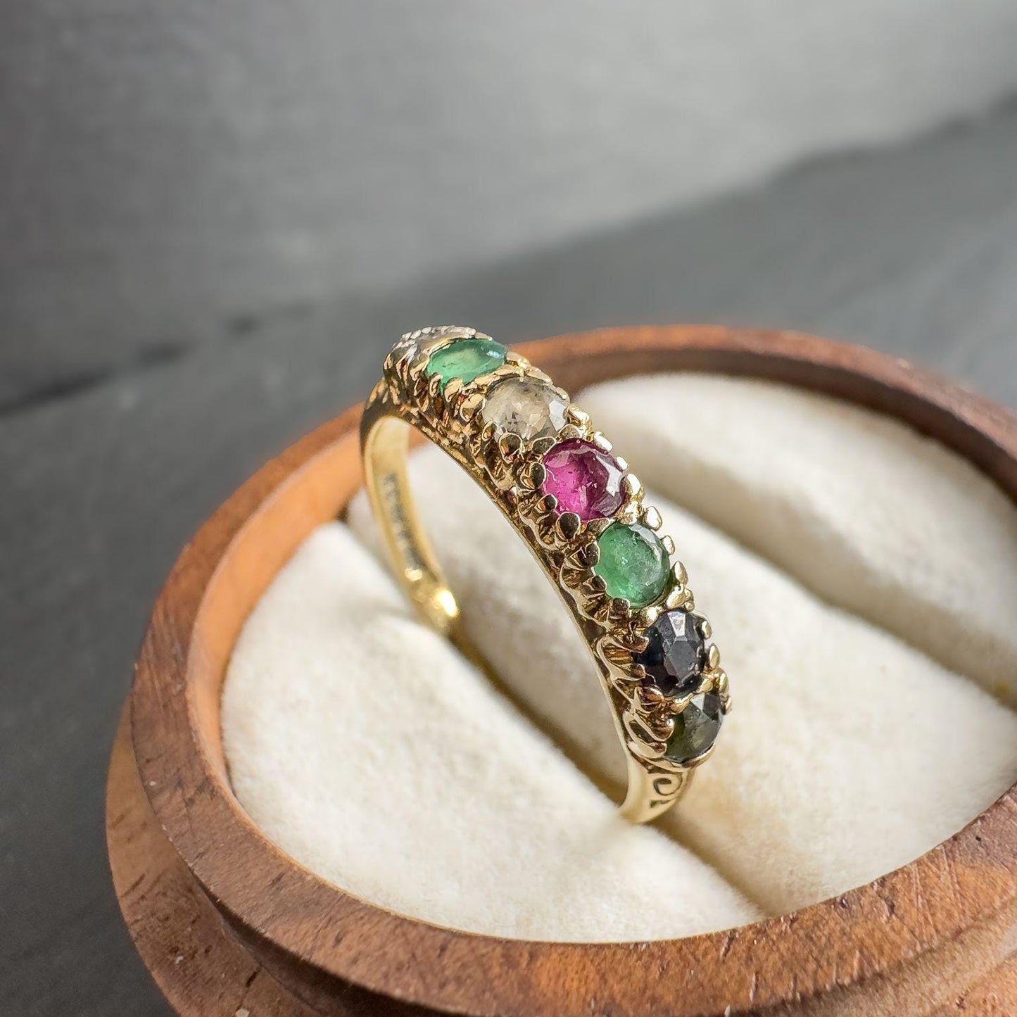 9ct Gold Multi stone Vintage DEAREST Ring | Perfect Gift for Loved Ones | D.E.A.R.E.S.T Ring | UK O 1/2 | Resizable | Hallmarked |