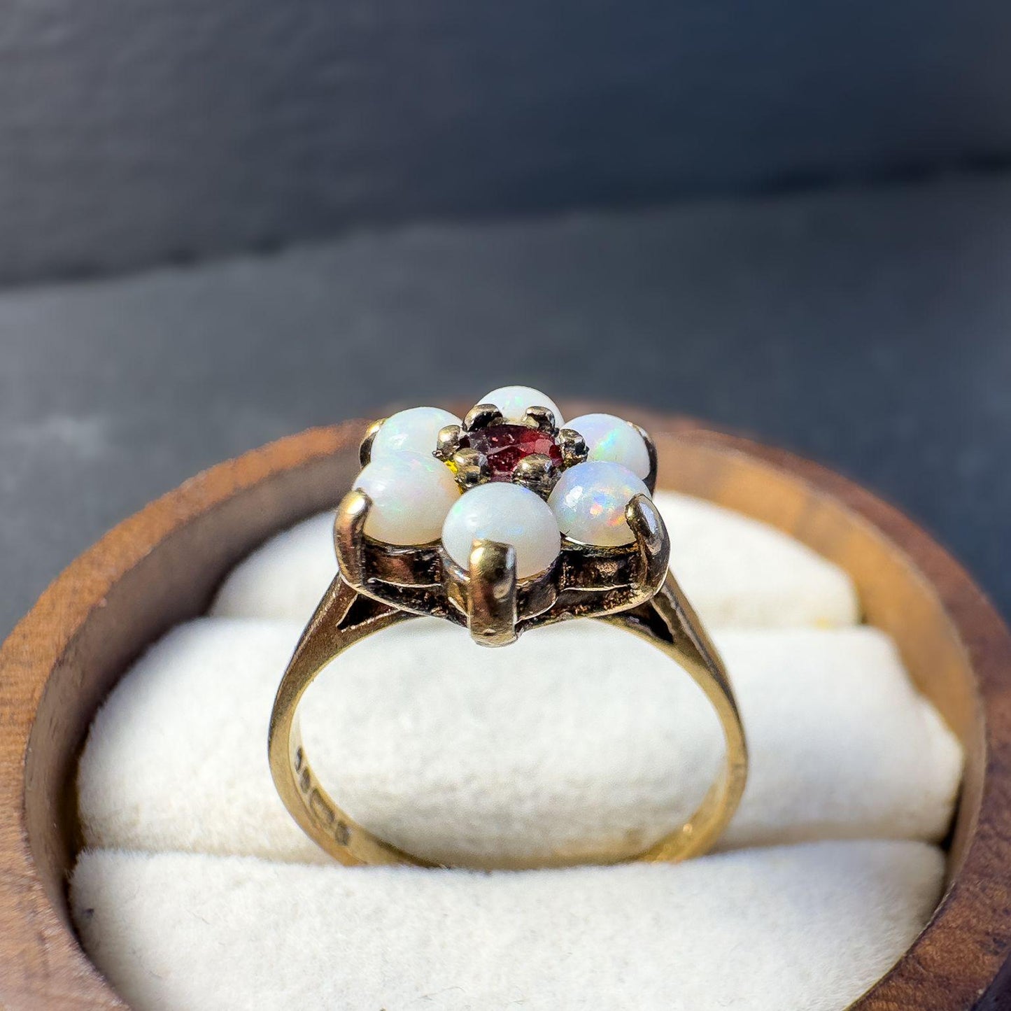 Vintage 9ct Gold Opal and Garnet Ring - English Hallmark | Daisy Flower Ring | UK J 1/2 | Resizable |