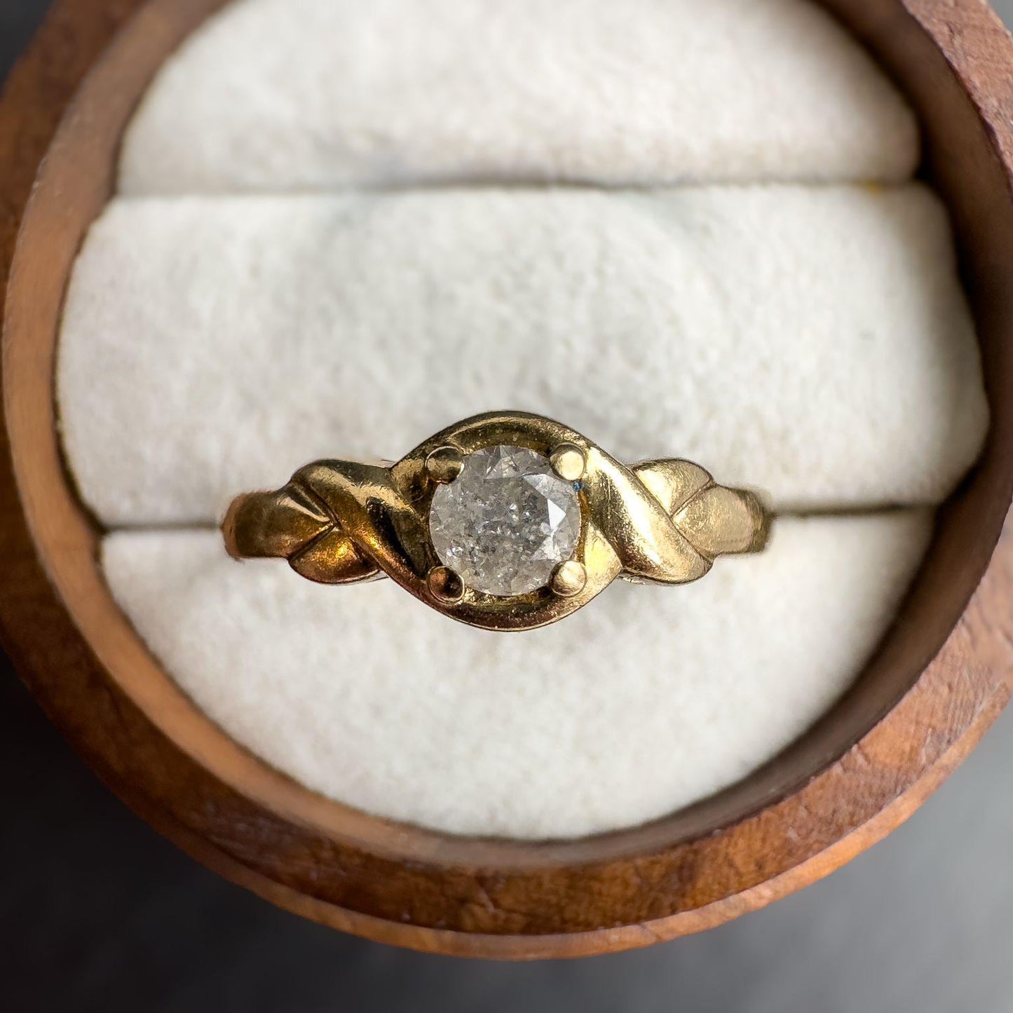 Vintage 9ct Gold Diamond Ring | 0.25 ct Solitaire | Vintage Diamond Engagement Ring | Unique Design | English Hallmarked | UK M 1/2 US 6.5