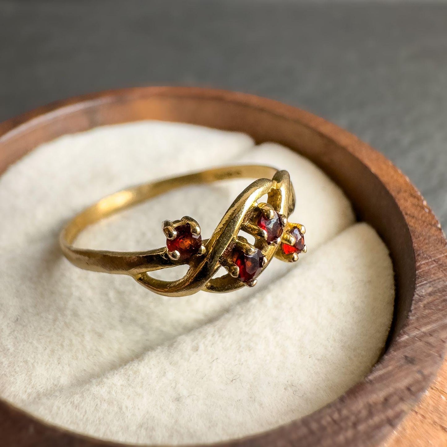 9ct Solid Gold Vintage Garnet Ring | Red Gemstone Gold Ring | UK Q - US 8 | Unique Gift for Her | Resizable |