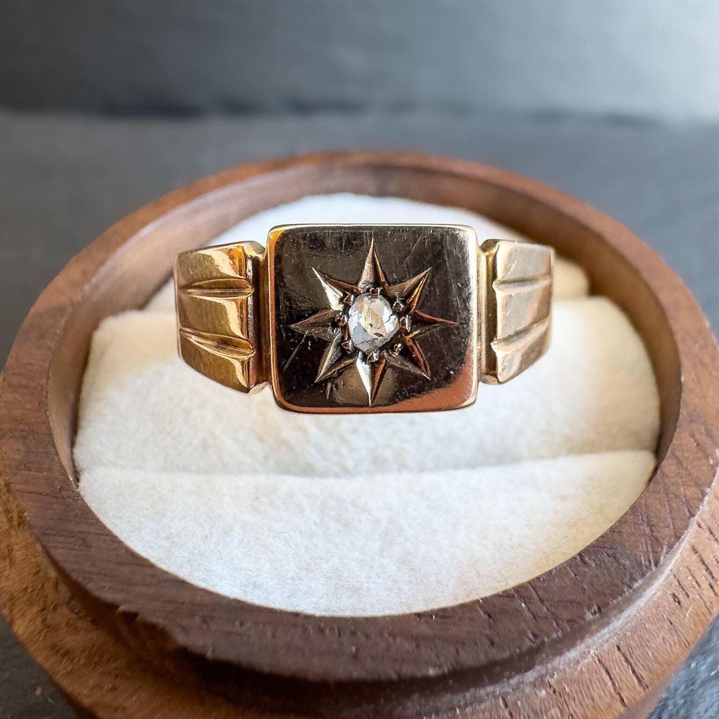 9ct Gold Diamond Star Ring | Vintage Unisex Signet Ring | Unique Gold Gypsy Ring | UK W - US 11 | Resizable | Retro Gold Jewelry |