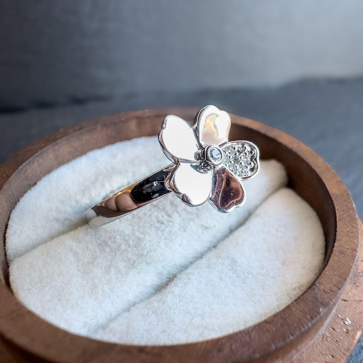 9ct White Gold Vintage Diamond Flower Ring | Elegant Floral Design | Vintage Gold Statement Ring | Unique Jewelry Gift | UK L 1/2 - US 6 |