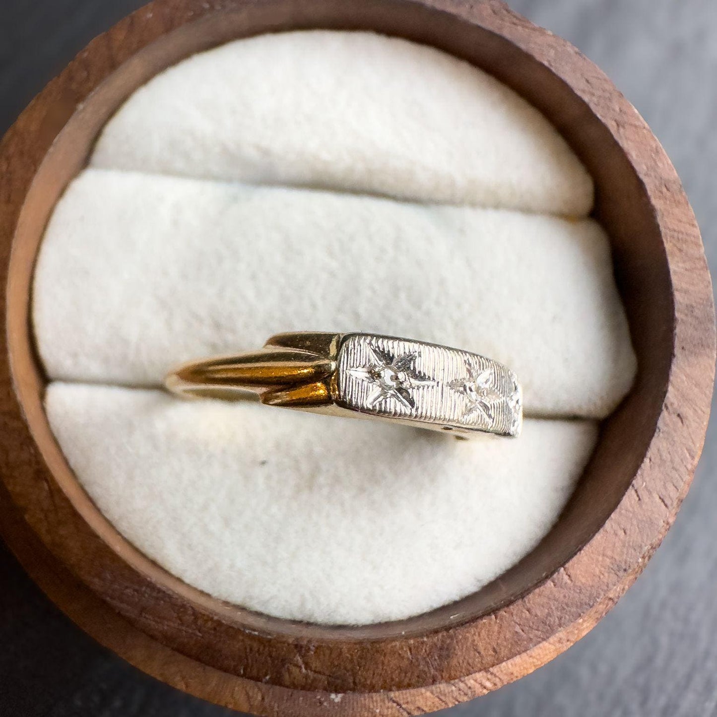 14ct Gold | Diamond Ring with Starburst Design |