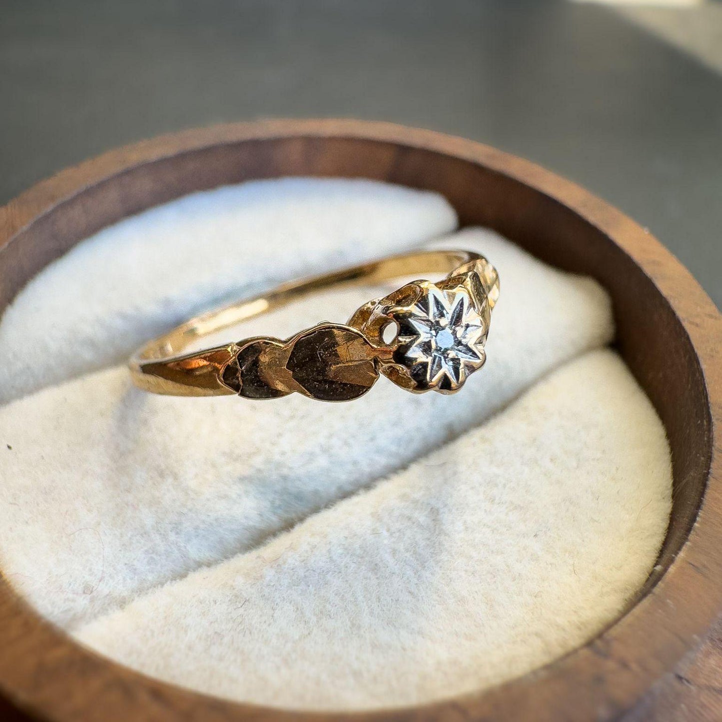 9ct Solid Gold Vintage Diamond Ring, Elegant Gold Band with Starburst Design, Promise Ring, English Hallmarked | UK L 1/2 - US 6 | Resizable