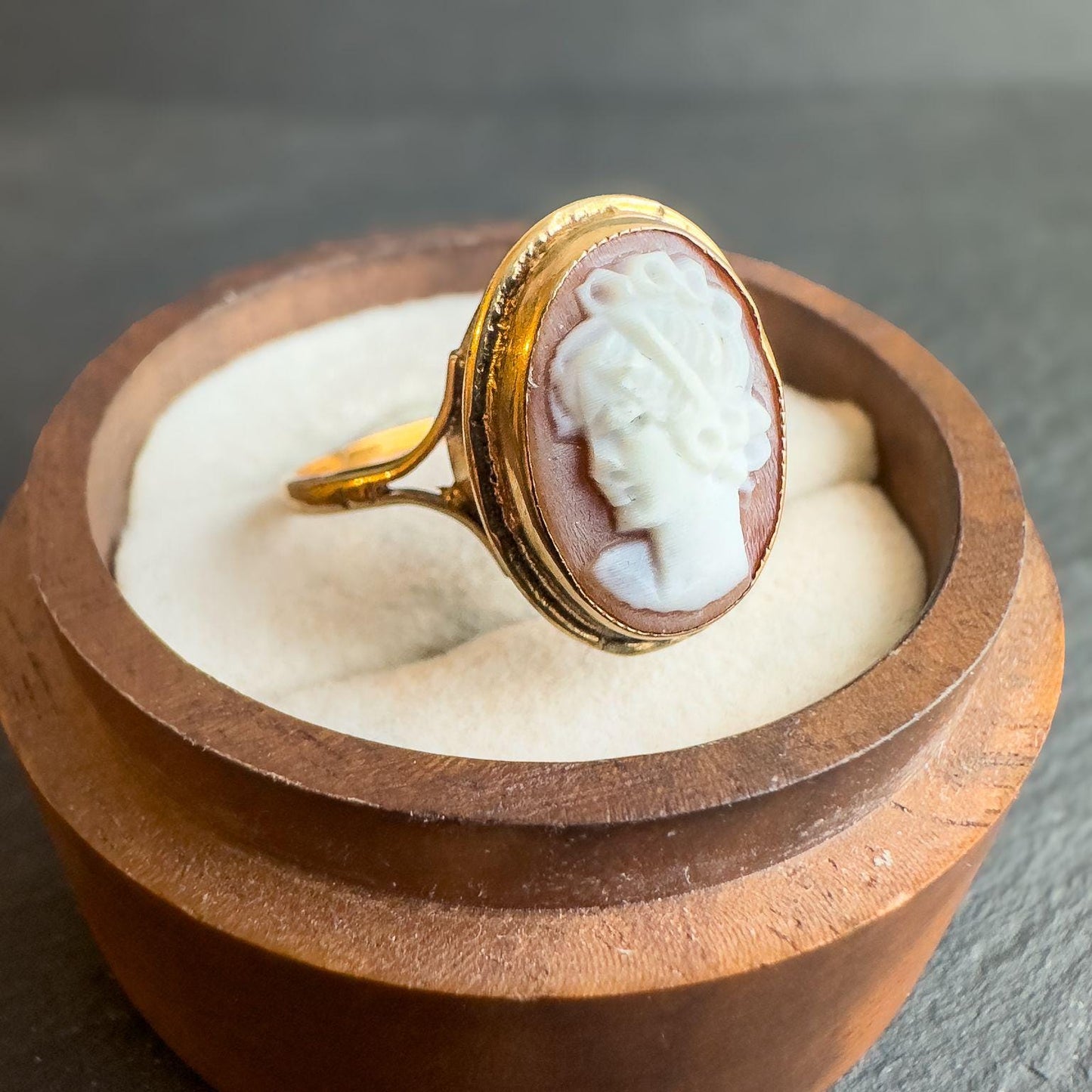 9ct Solid Gold Vintage Cameo Ring | Vintage Victorian Style | Solid Gold Hand-Carved Cameo Jewelry | English Hallmarks | UK T - US 9.5 |