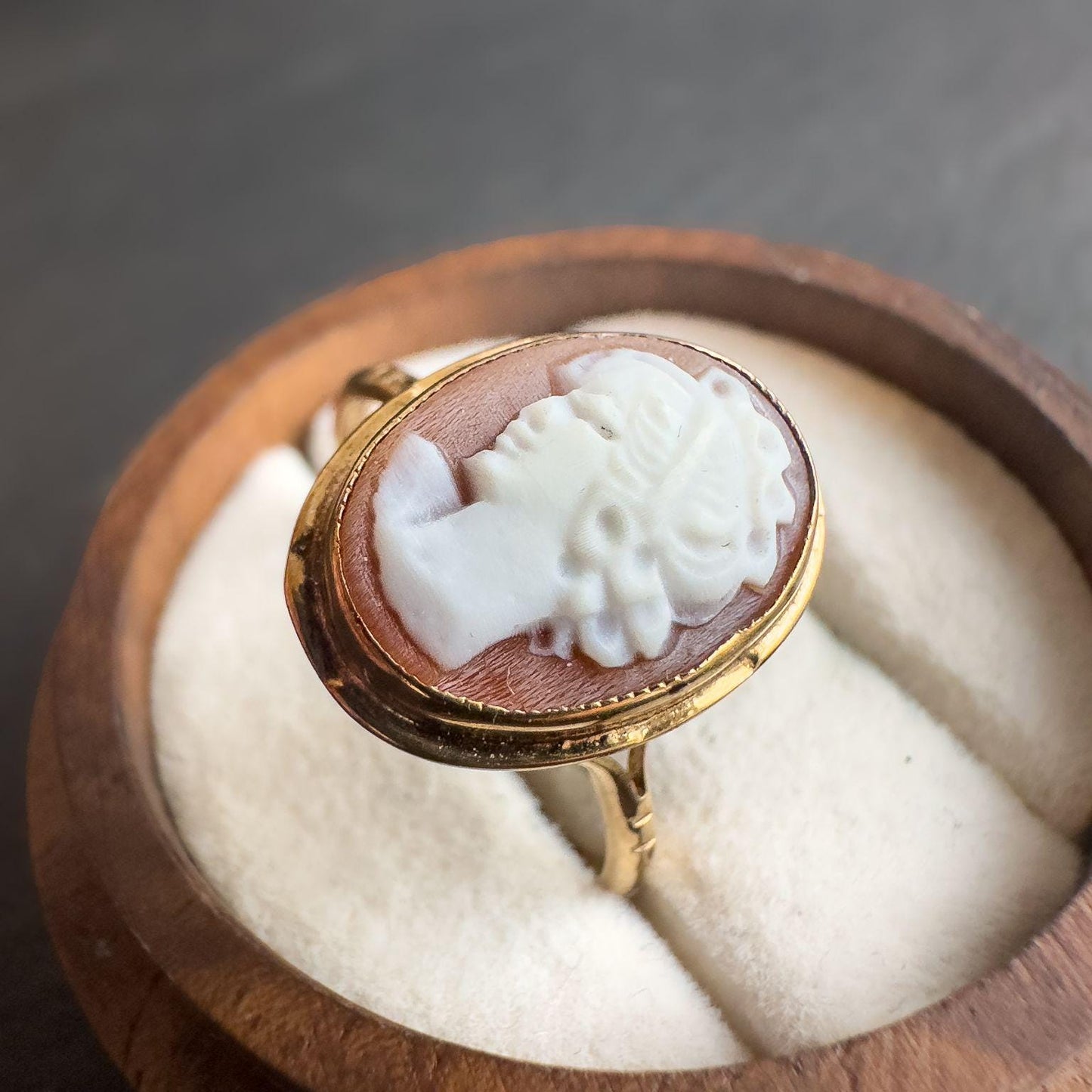 9ct Solid Gold Vintage Cameo Ring | Vintage Victorian Style | Solid Gold Hand-Carved Cameo Jewelry | English Hallmarks | UK T - US 9.5 |