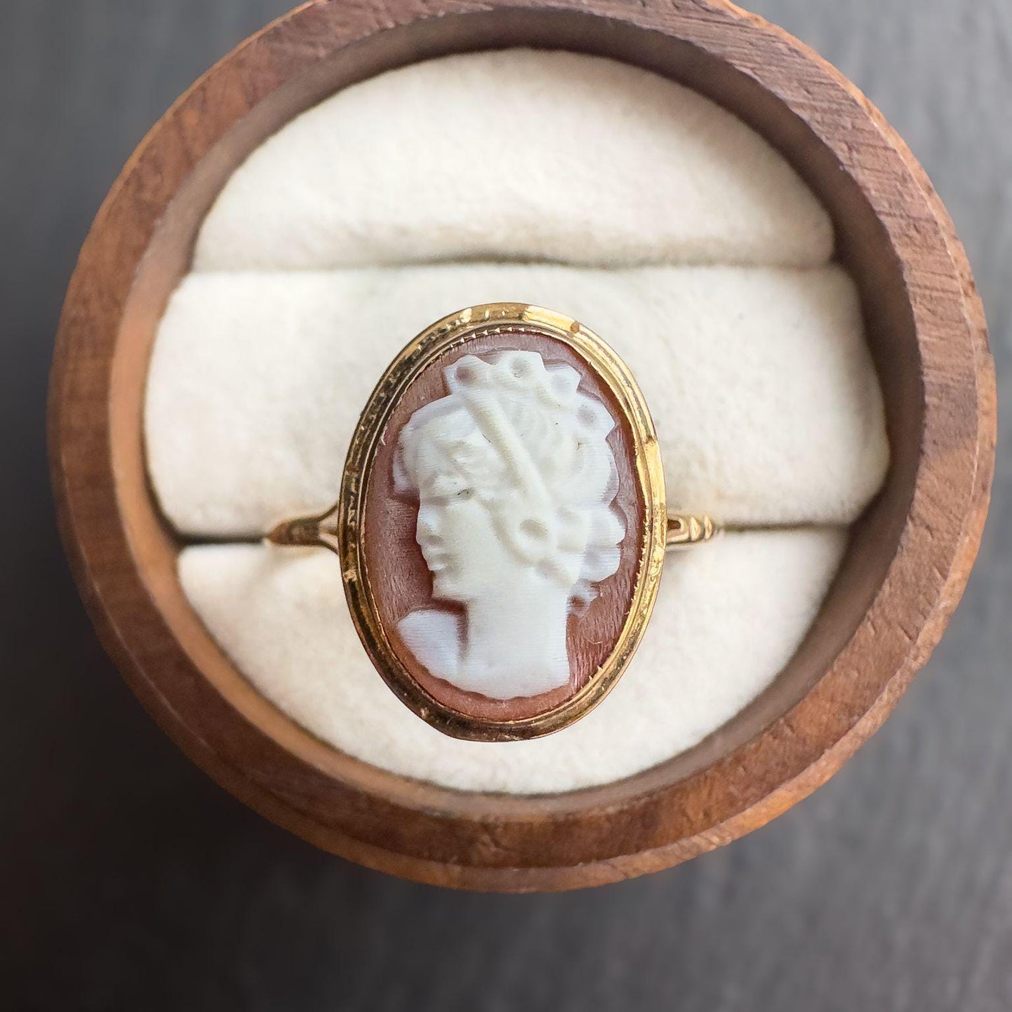9ct Solid Gold Vintage Cameo Ring | Vintage Victorian Style | Solid Gold Hand-Carved Cameo Jewelry | English Hallmarks | UK T - US 9.5 |