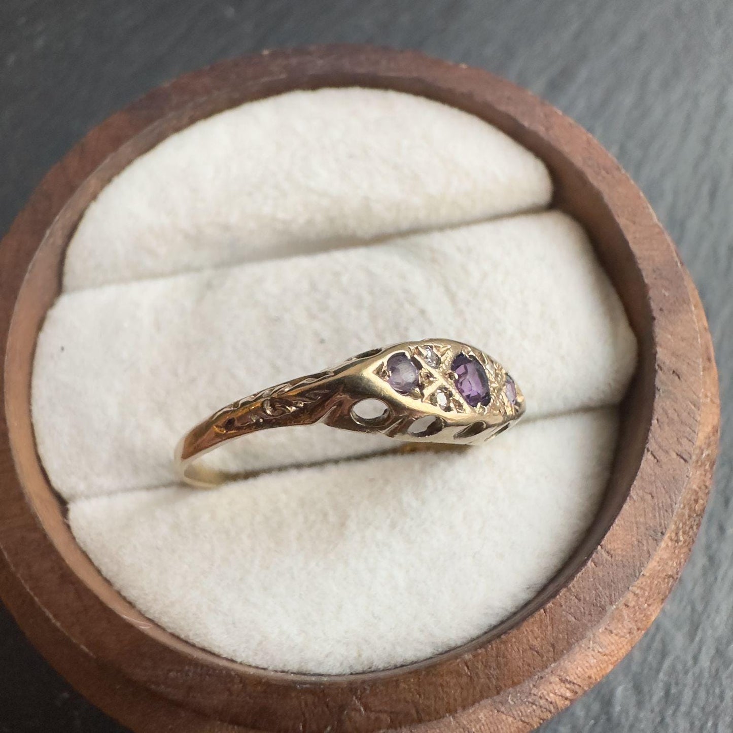9ct Solid Gold Vintage Amethyst and Diamond Ring | Oval Amethyst, Accent Diamonds, Filigree Band | UK L 1/2 - US 6 | Resizable |