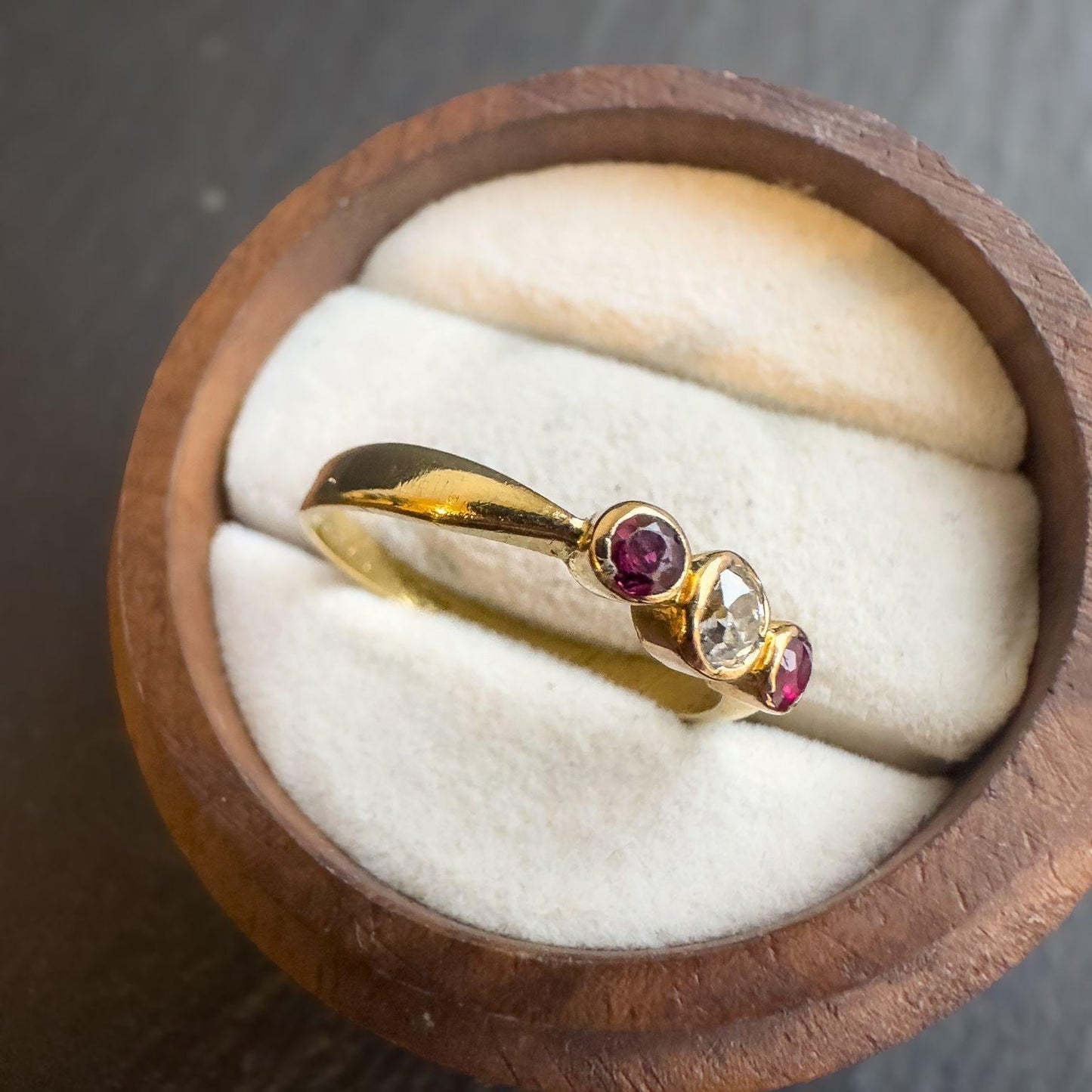 18ct Solid Gold Antique Ruby and Diamond Ring | Three Stone Design | Timeless Elegance | UK P 1/2 - US 8 |