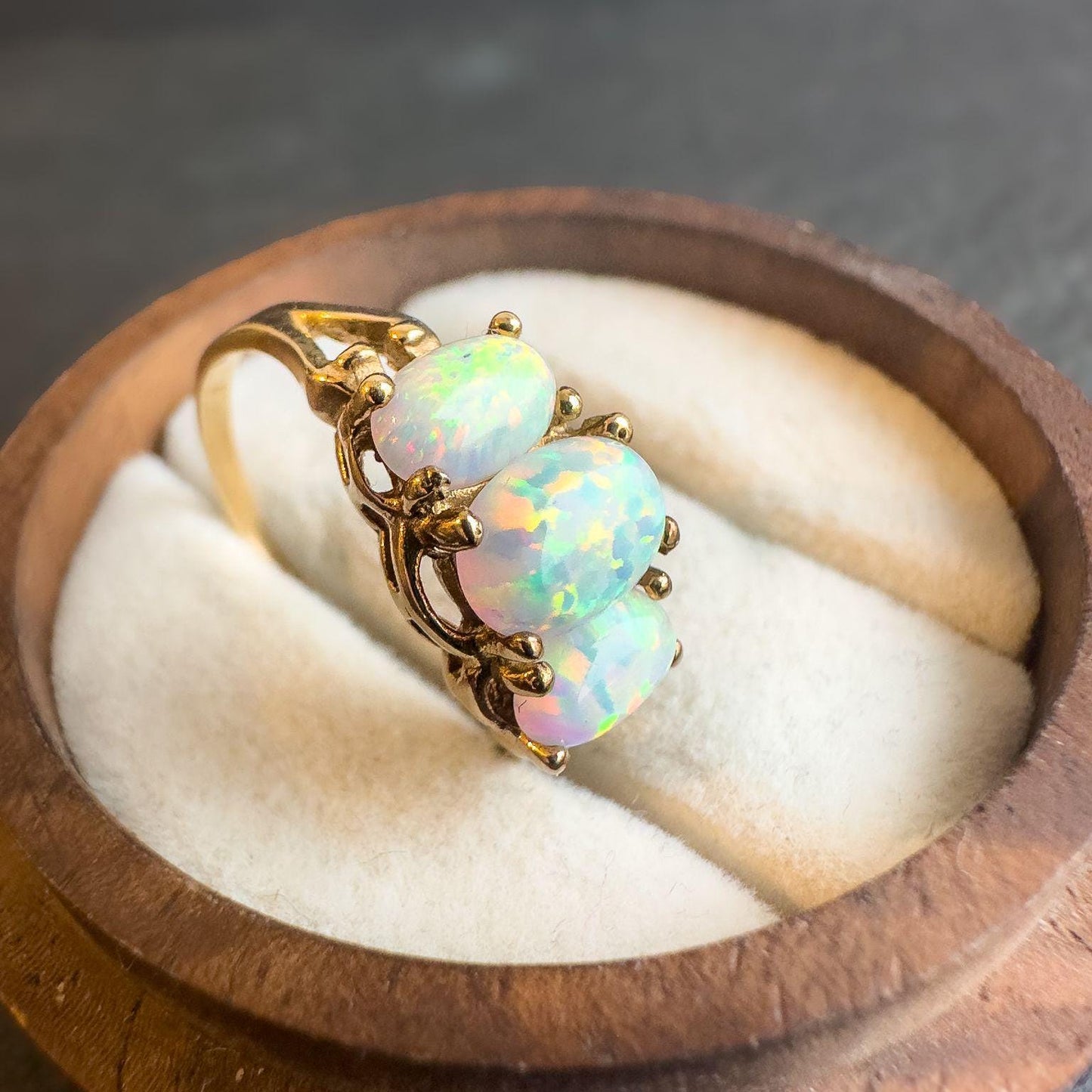 9ct Solid Gold Vintage Opal Trilogy Ring | Oval Cabochon Opals | Unique Gift for Her | English Hallmarks | UK M 1/2 - US 6.5 - Resizable