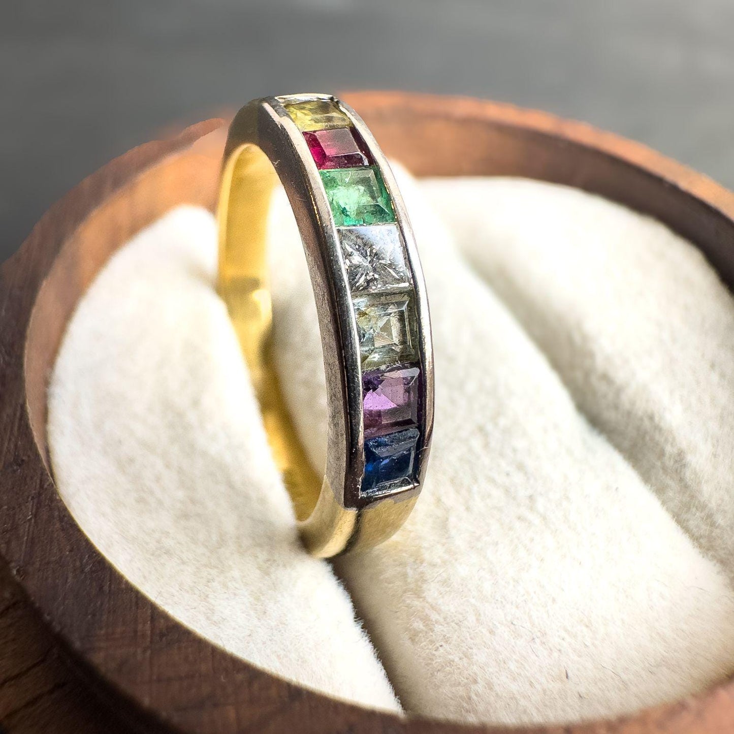 18ct Solid Gold Vintage Rainbow Gemstone Ring | Topaz, Ruby, Emerald, Diamond, Aquamarine, Amethyst, Sapphire, Ring | UK N / US 7 |