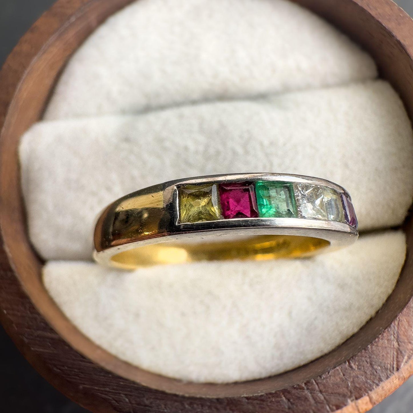 18ct Solid Gold Vintage Rainbow Gemstone Ring | Topaz, Ruby, Emerald, Diamond, Aquamarine, Amethyst, Sapphire, Ring | UK N / US 7 |