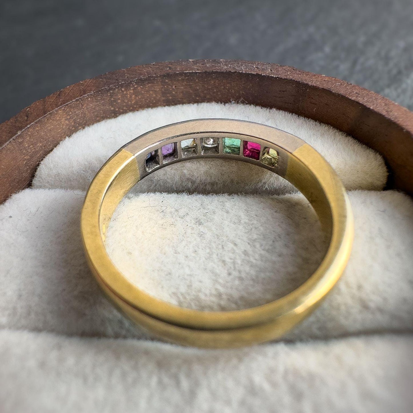 18ct Solid Gold Vintage Rainbow Gemstone Ring | Topaz, Ruby, Emerald, Diamond, Aquamarine, Amethyst, Sapphire, Ring | UK N / US 7 |