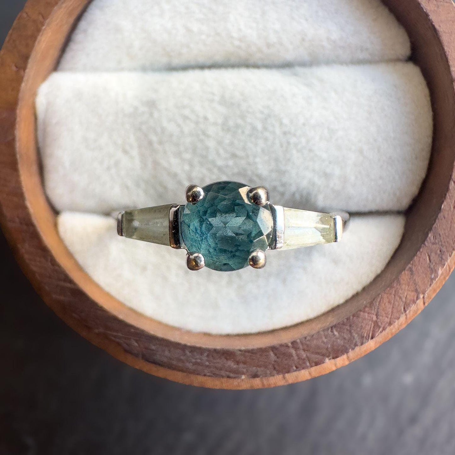 9ct Solid White Gold Vintage Topaz & Aquamarine Ring | UK S - US 9 | Blue Gemstone Jewelry | Vari Cut Elegant Design | English Hallamarks