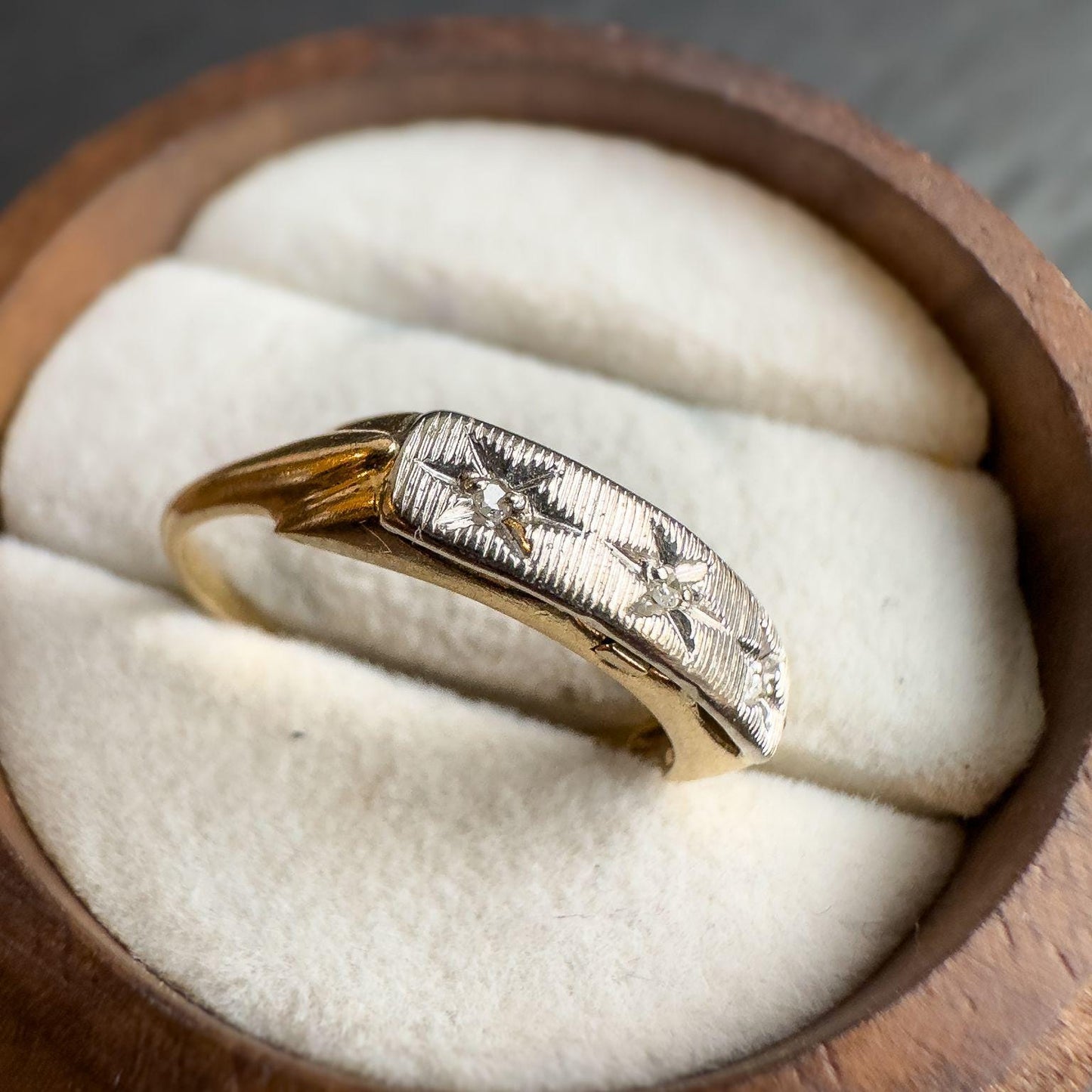 14ct Gold | Diamond Ring with Starburst Design |