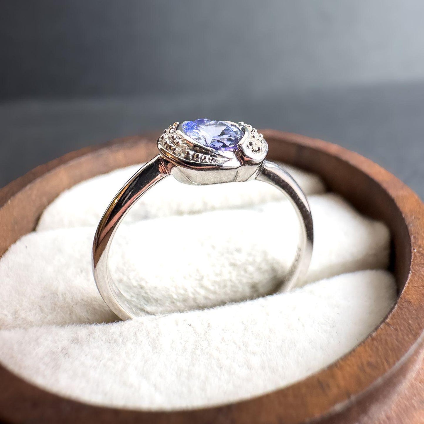 Elegant 9ct White Gold Tanzanite & Diamond Halo Ring - Oval Cut Tanzanite With Sparkling Diamonds - UK J 1/2 - US 5 - Resizable