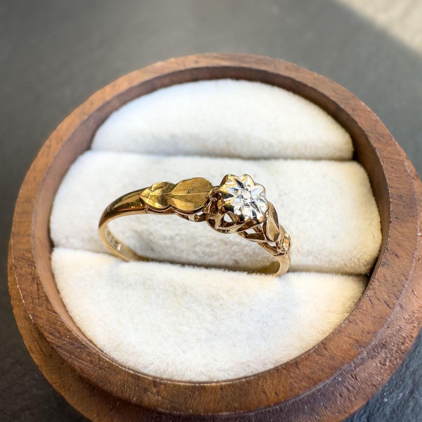 9ct Solid Gold Vintage Diamond Ring, Elegant Gold Band with Starburst Design, Promise Ring, English Hallmarked | UK L 1/2 - US 6 | Resizable