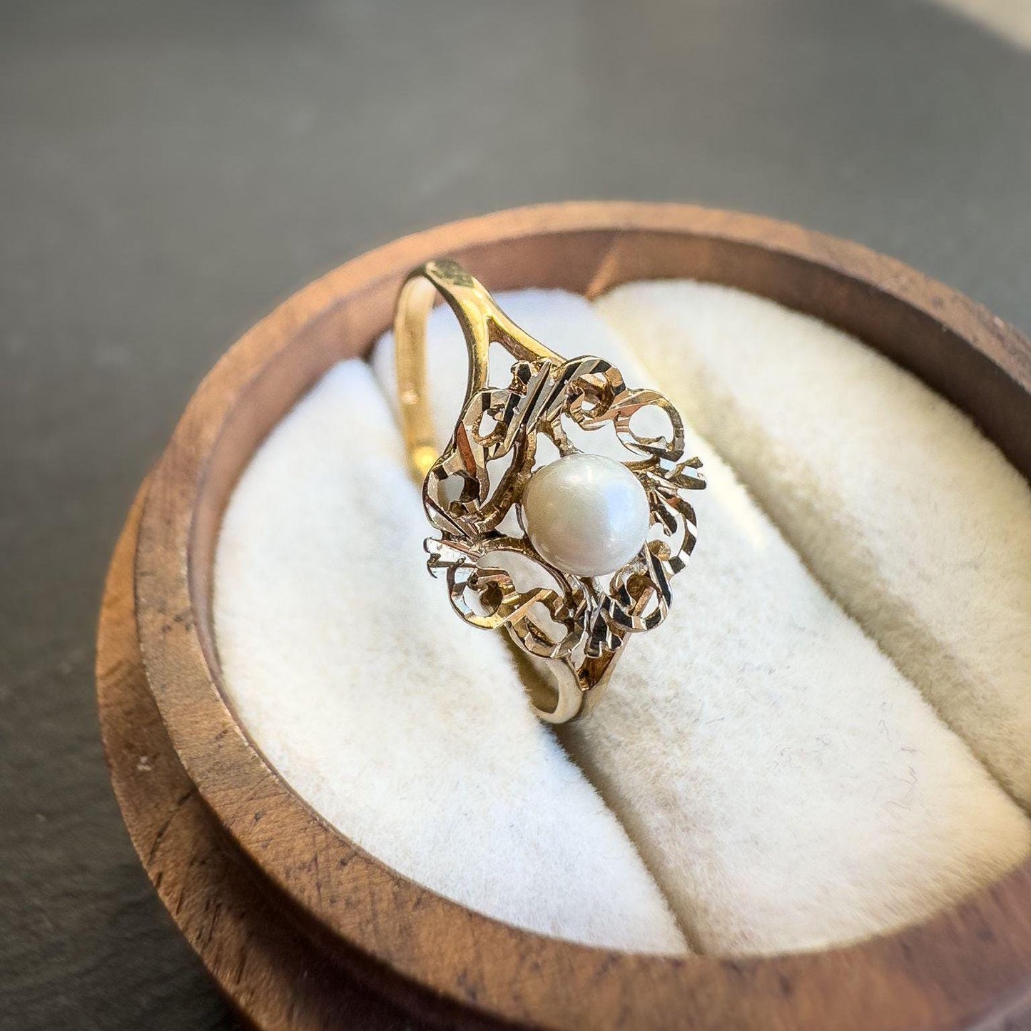 9ct Solid Gold Vintage Pearl Ring | Ornate Floral Design | 9k Gold Women's Ring | Unique Gift Idea | UK N - US 6.25 | Resizable