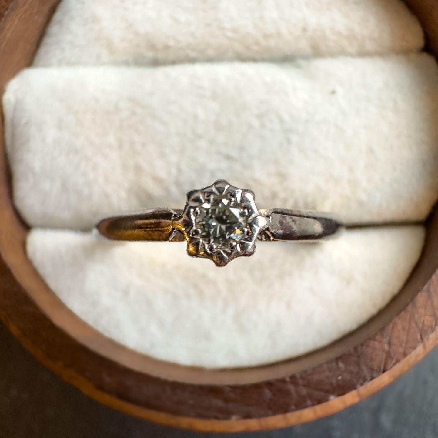 18ct White & Yellow Gold Platinum Vintage Diamond Ring | UK M 1/2 - US 6.5 | Engagement Ring | Resizable |