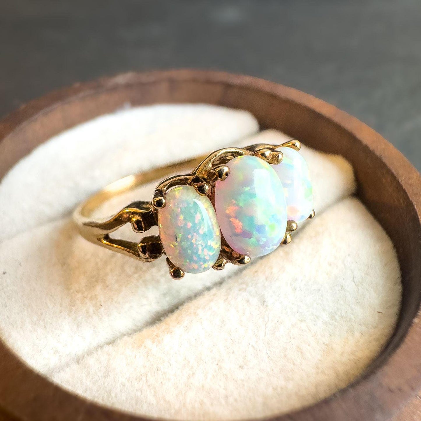 9ct Solid Gold Vintage Opal Trilogy Ring | Oval Cabochon Opals | Unique Gift for Her | English Hallmarks | UK M 1/2 - US 6.5 - Resizable