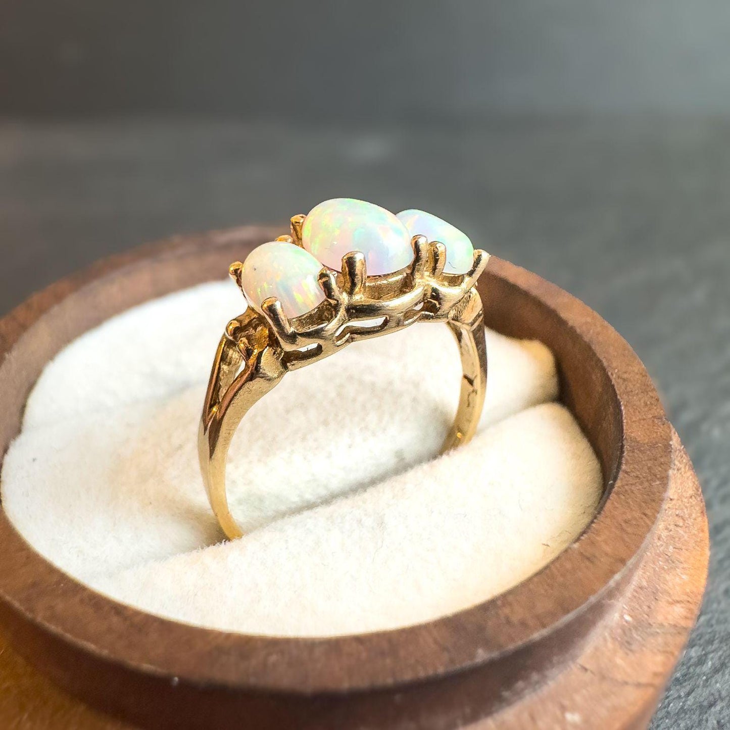 9ct Solid Gold Vintage Opal Trilogy Ring | Oval Cabochon Opals | Unique Gift for Her | English Hallmarks | UK M 1/2 - US 6.5 - Resizable