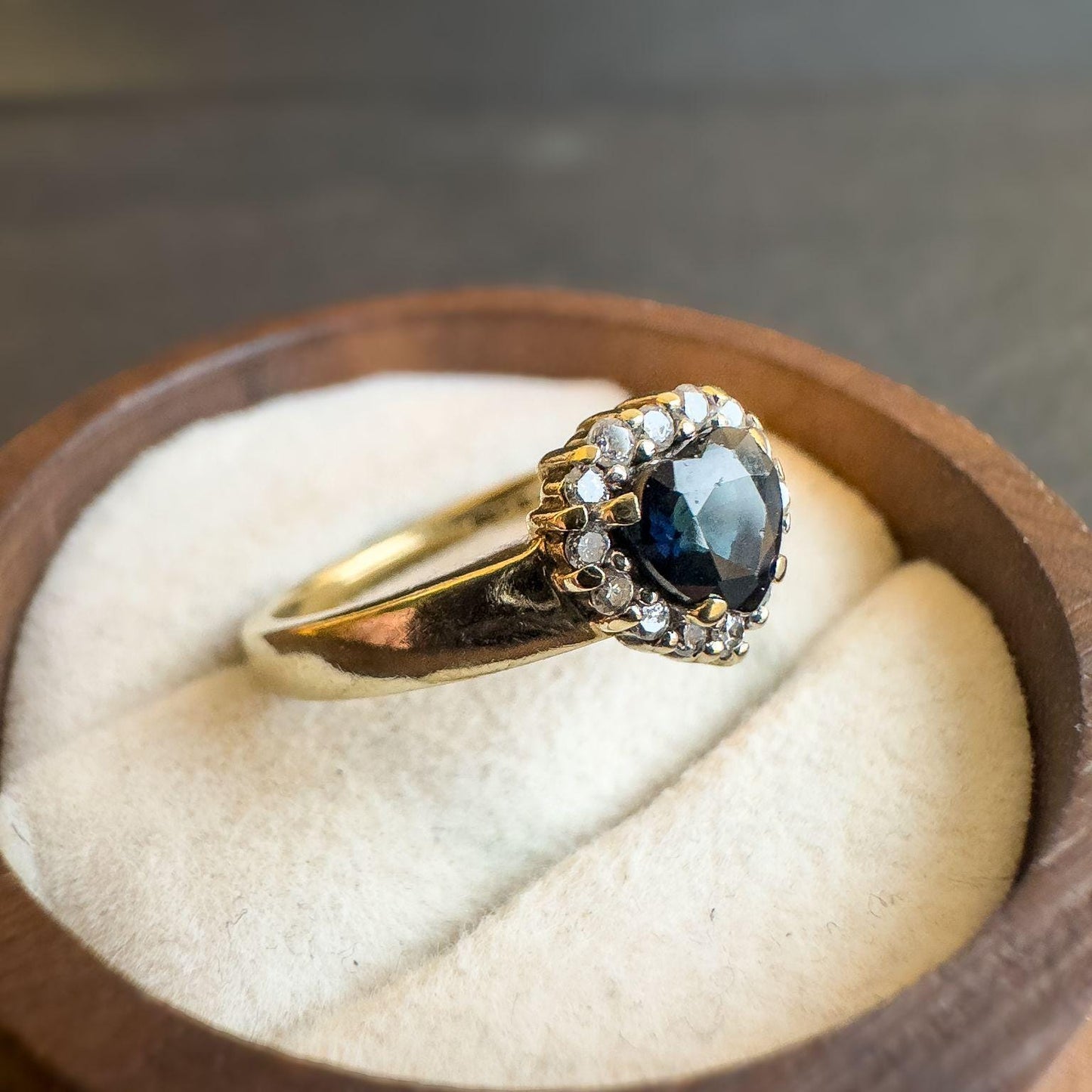 Vintage 9ct Solid Gold Heart Sapphire & Diamond Ring | UK M / US 6.25 | English Hallmarked | Elegant Cluster Design | Resizable |
