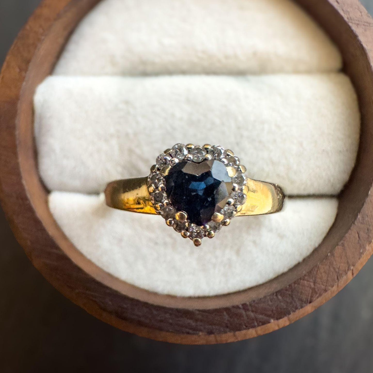 Vintage 9ct Solid Gold Heart Sapphire & Diamond Ring | UK M / US 6.25 | English Hallmarked | Elegant Cluster Design | Resizable |